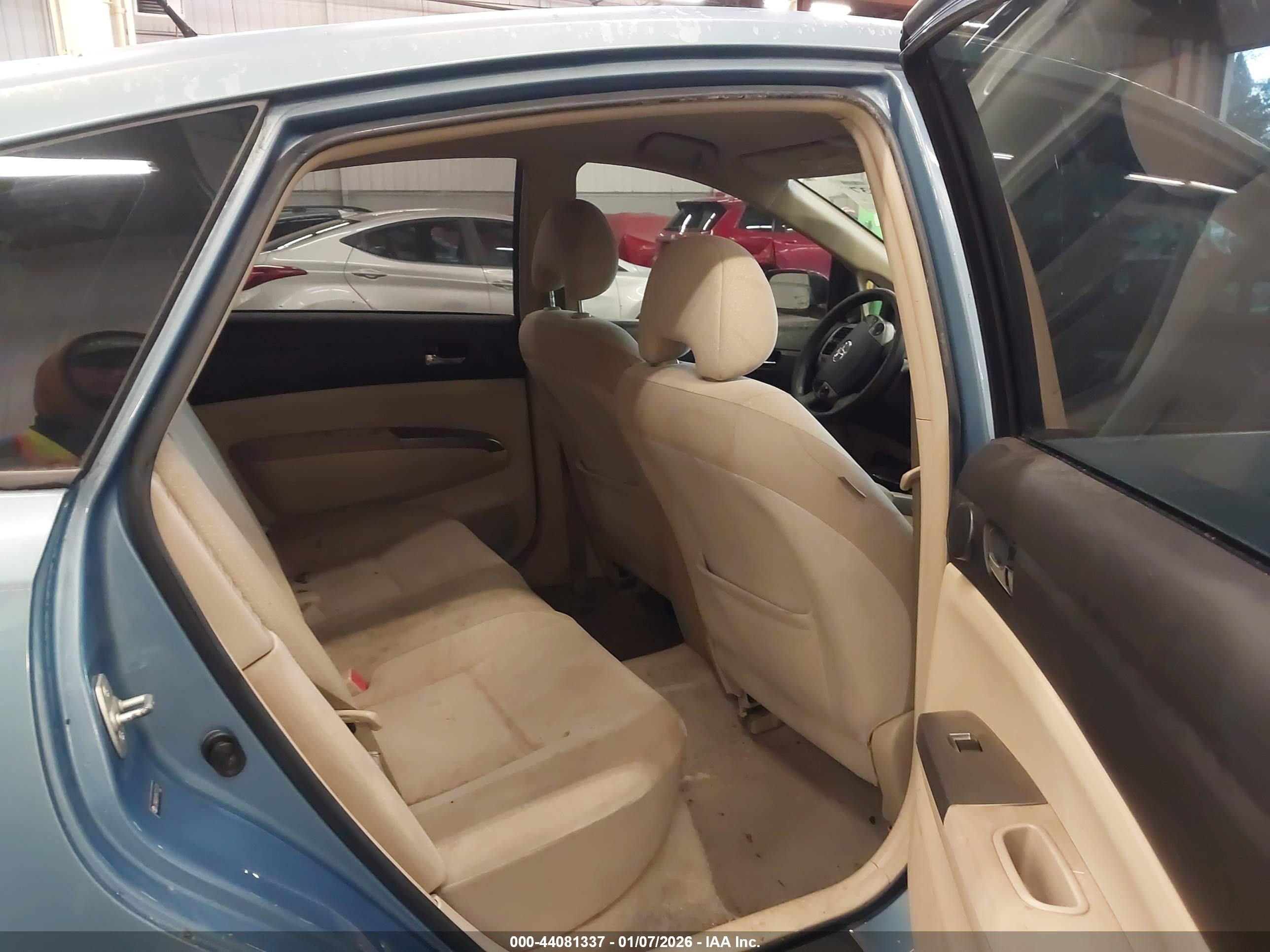 TOYOTA PRIUS image 8