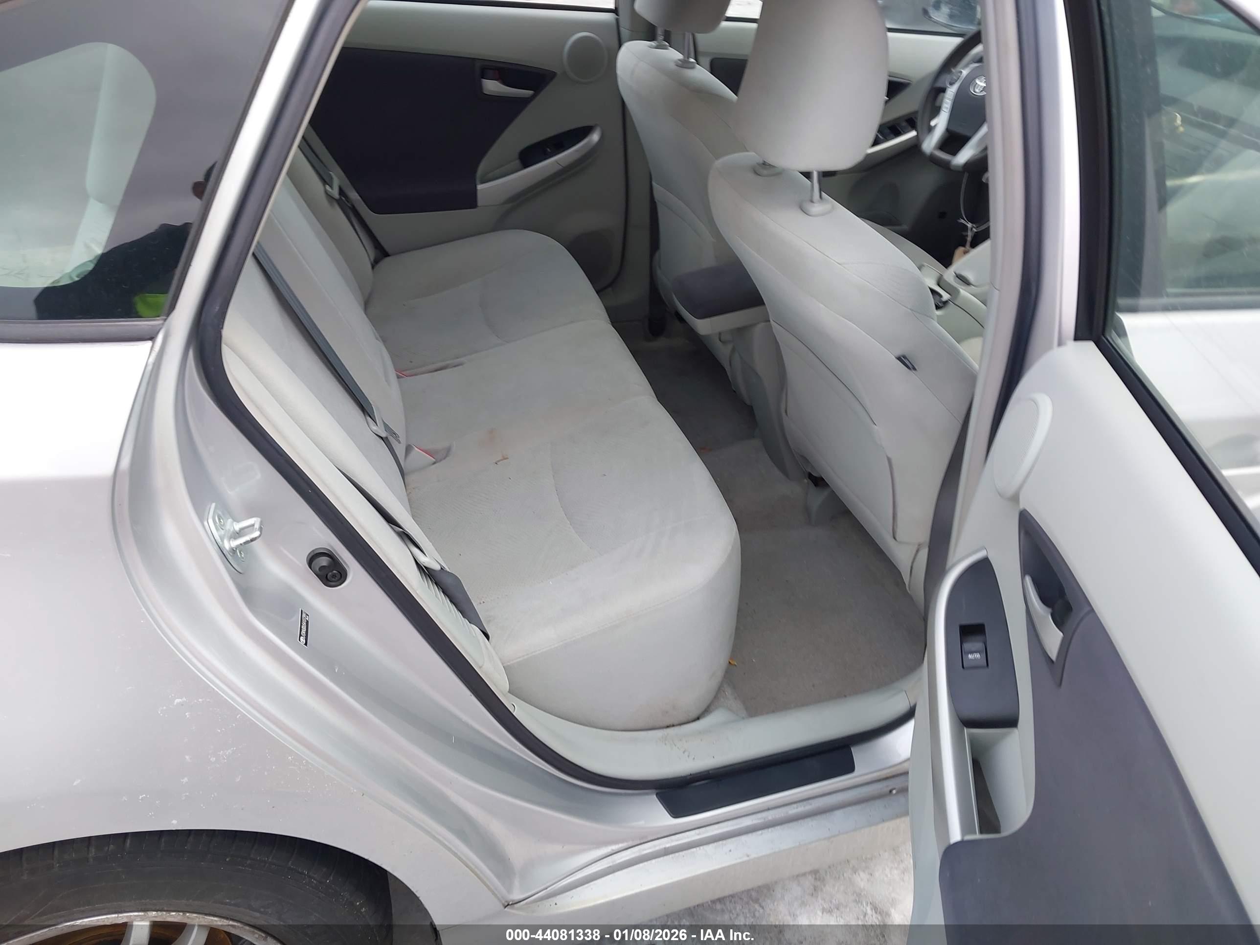 TOYOTA PRIUS image 8