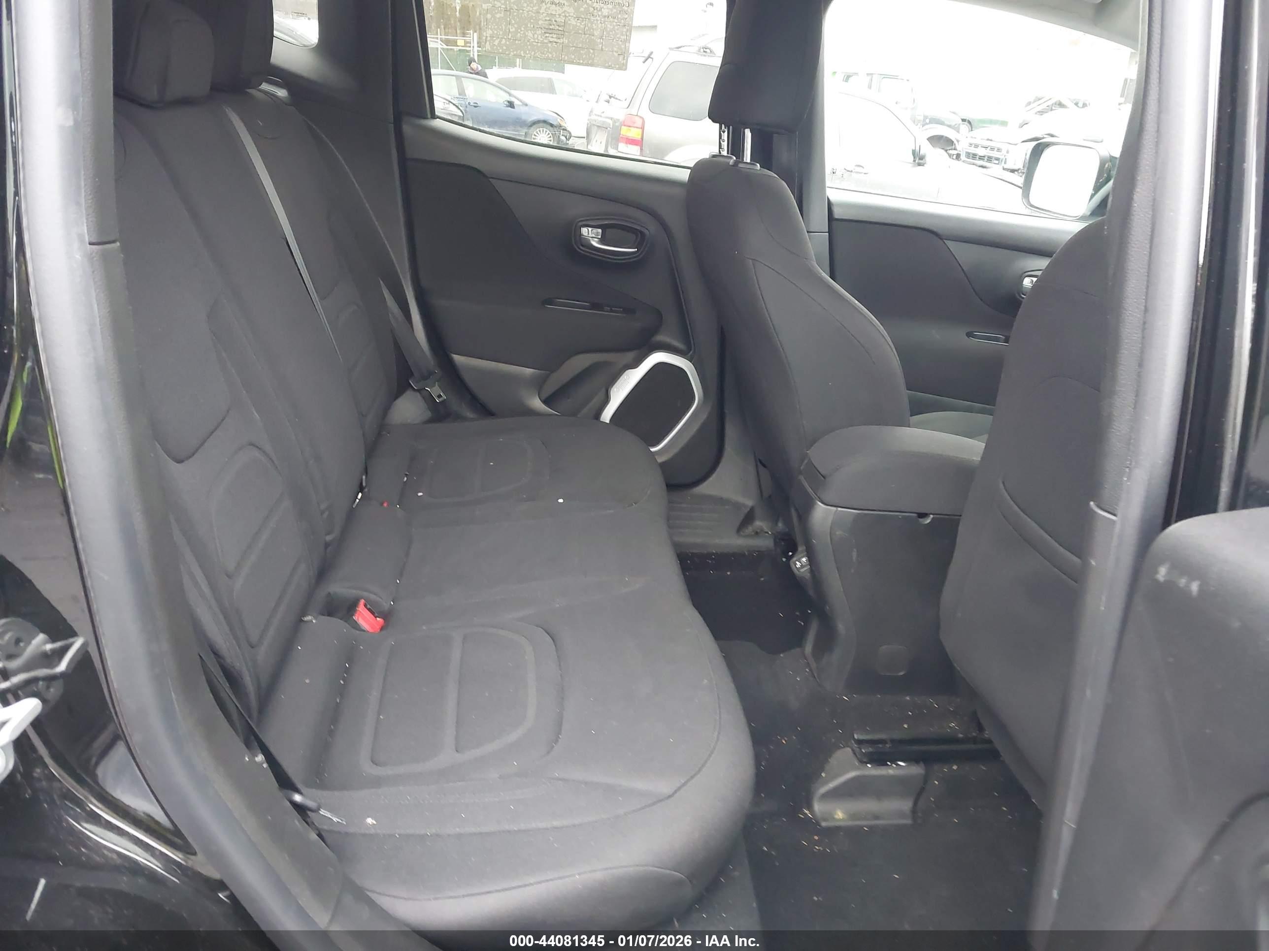 JEEP RENEGADE image 8