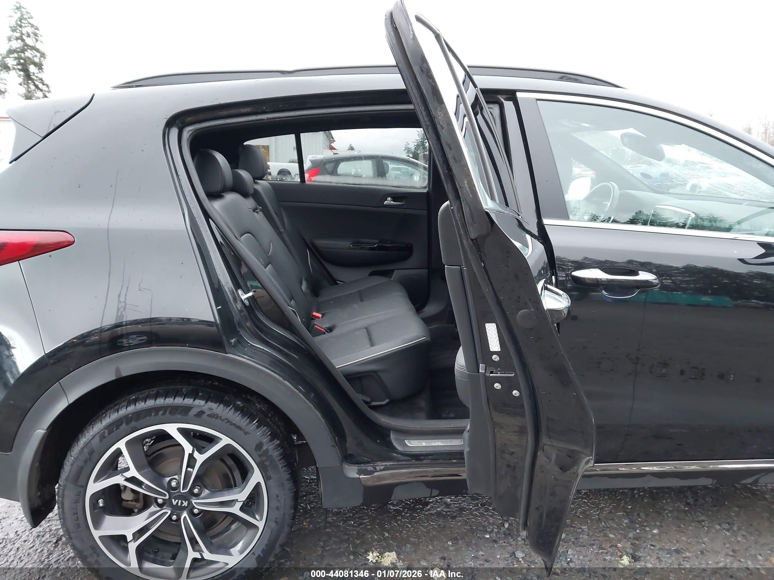 KIA SPORTAGE image 8