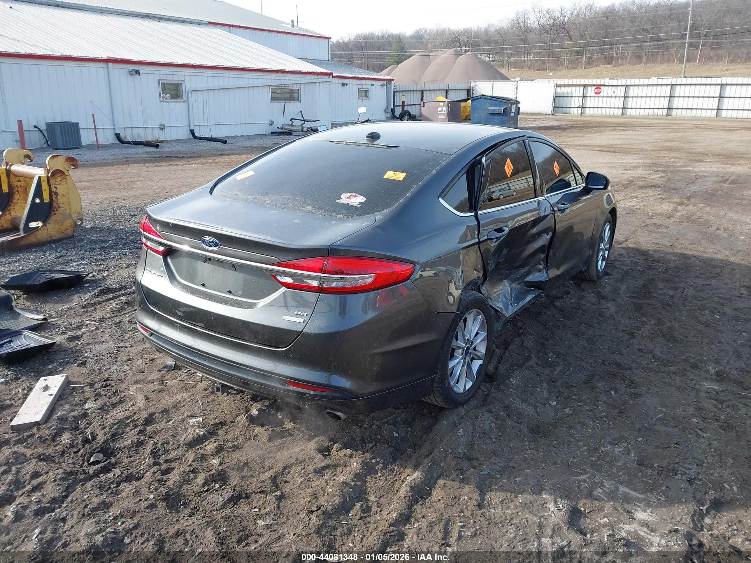 FORD FUSION image 4