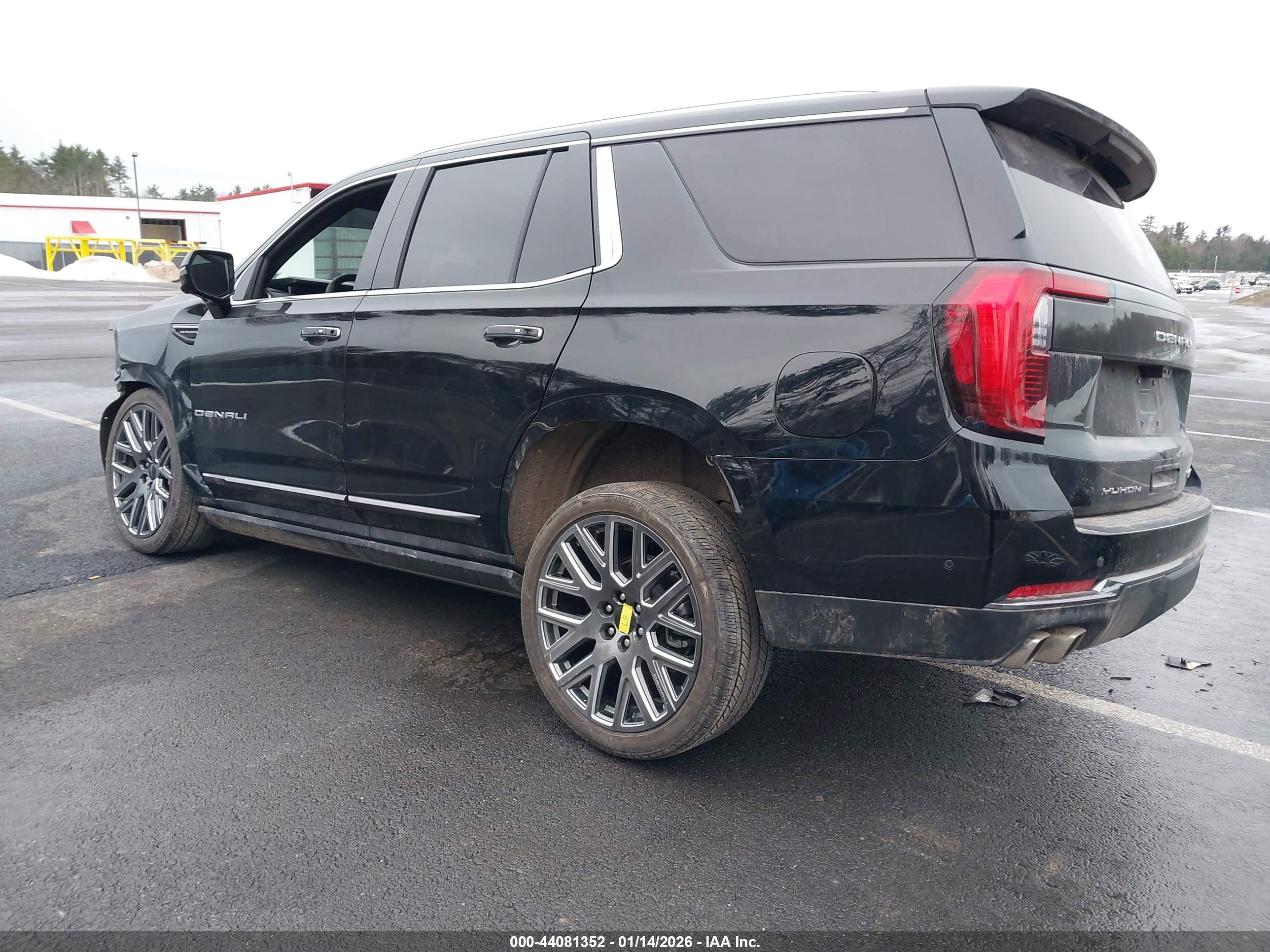 GMC YUKON image 3