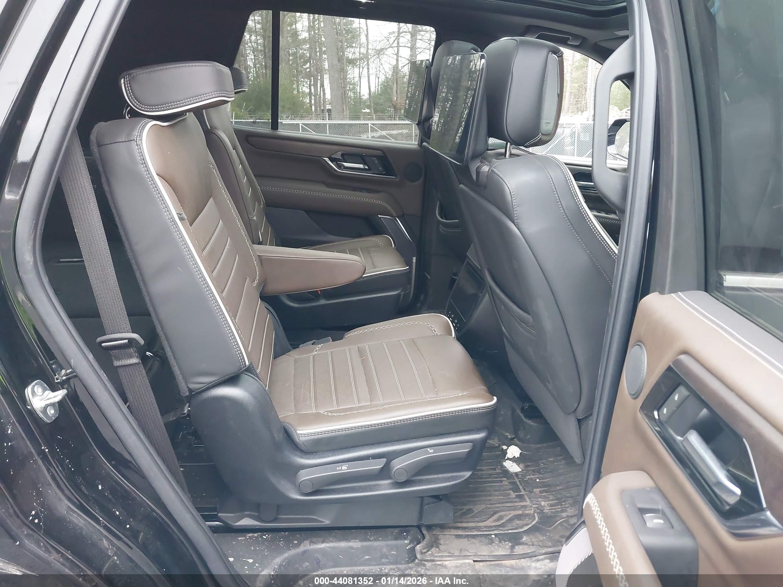 GMC YUKON image 8