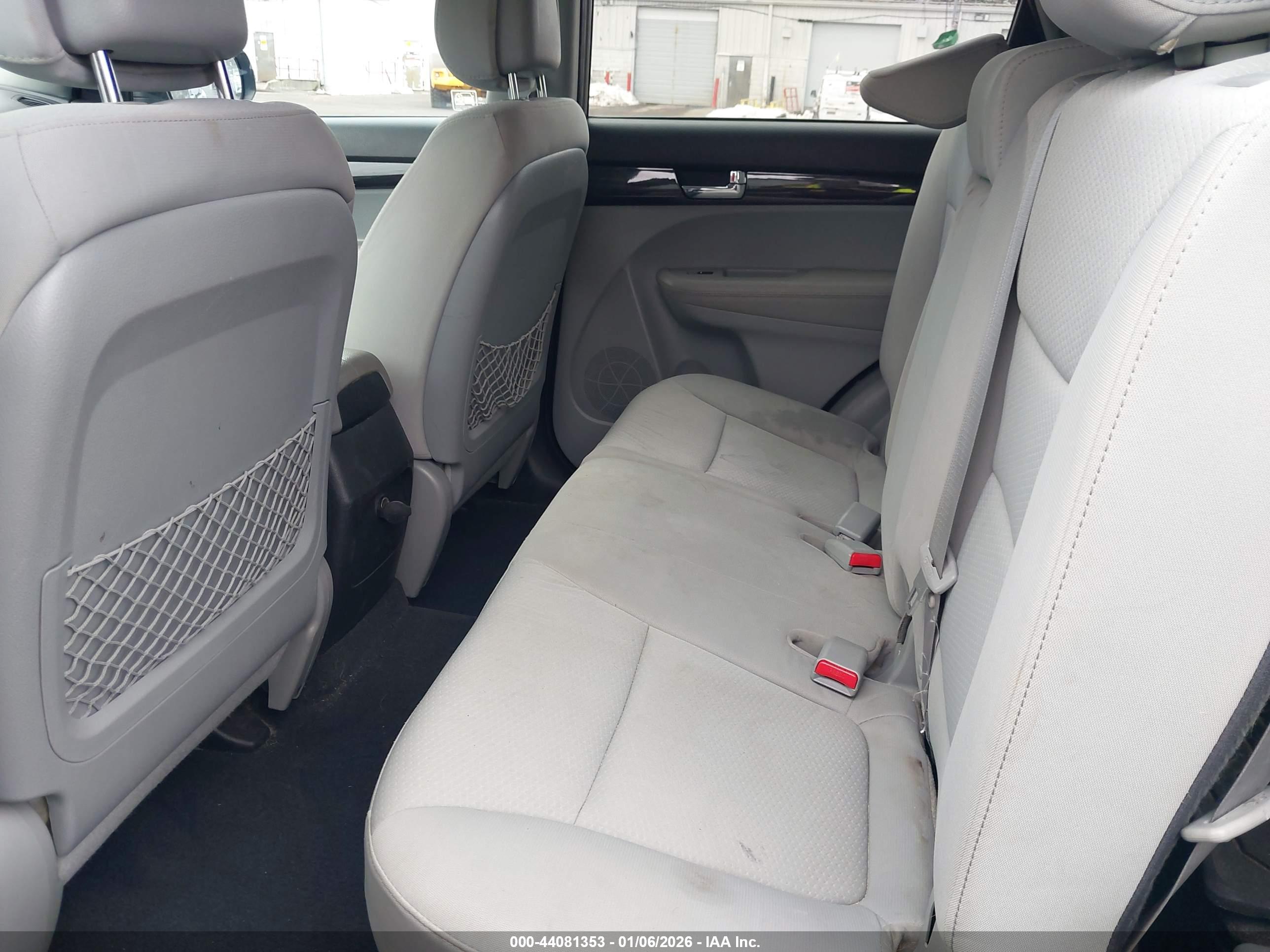 KIA SORENTO image 8