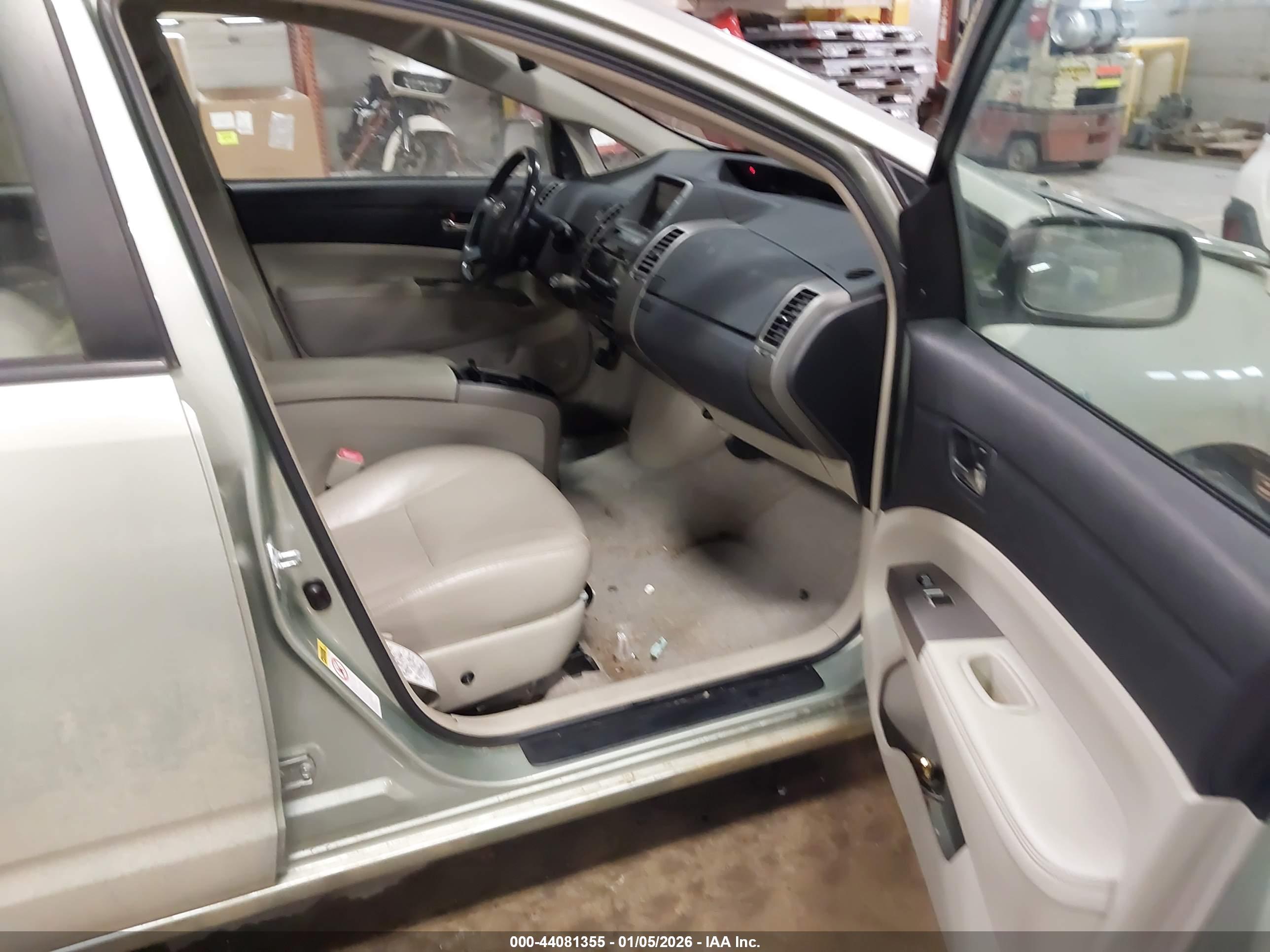TOYOTA PRIUS image 5