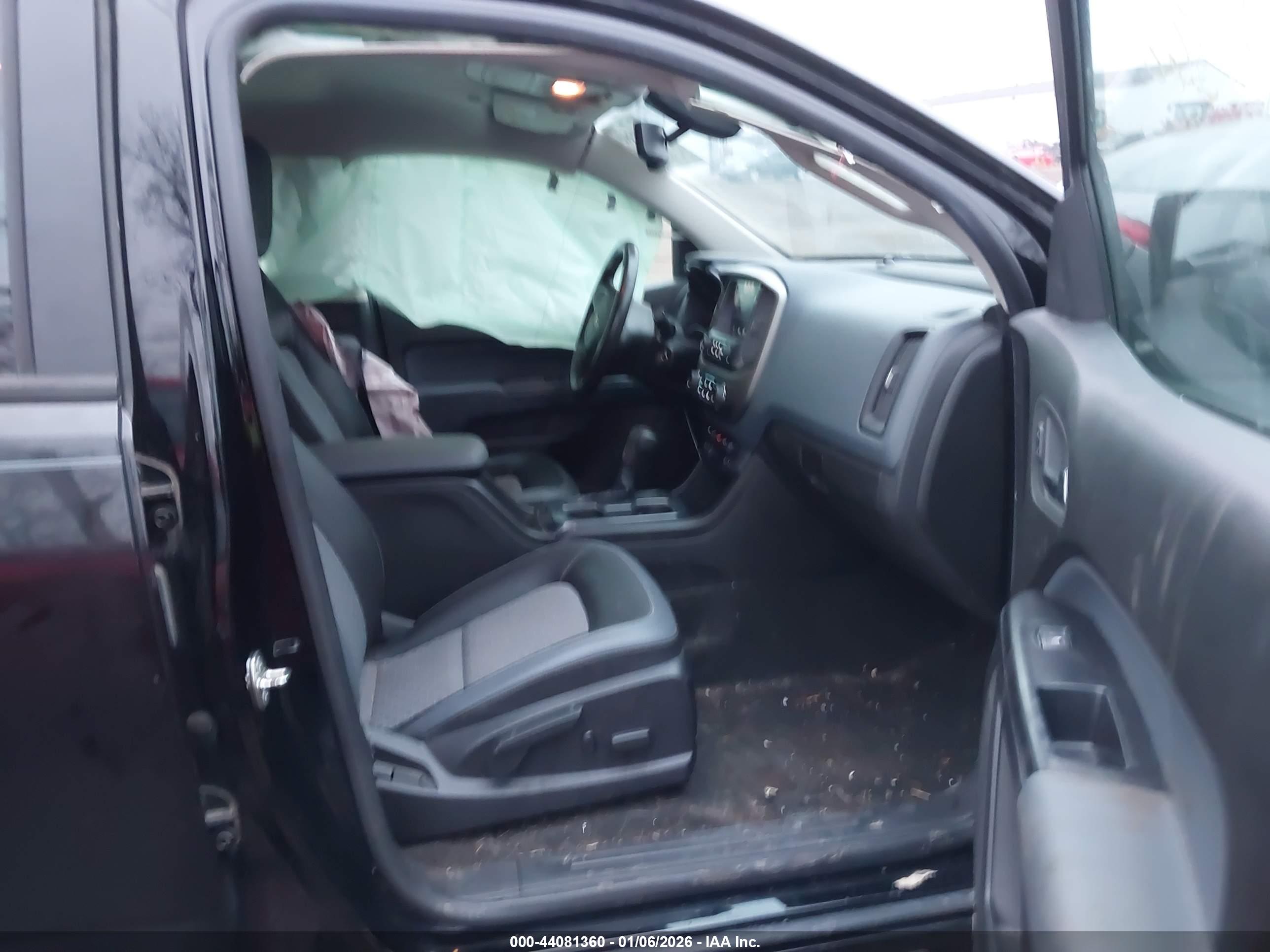 CHEVROLET COLORADO image 5