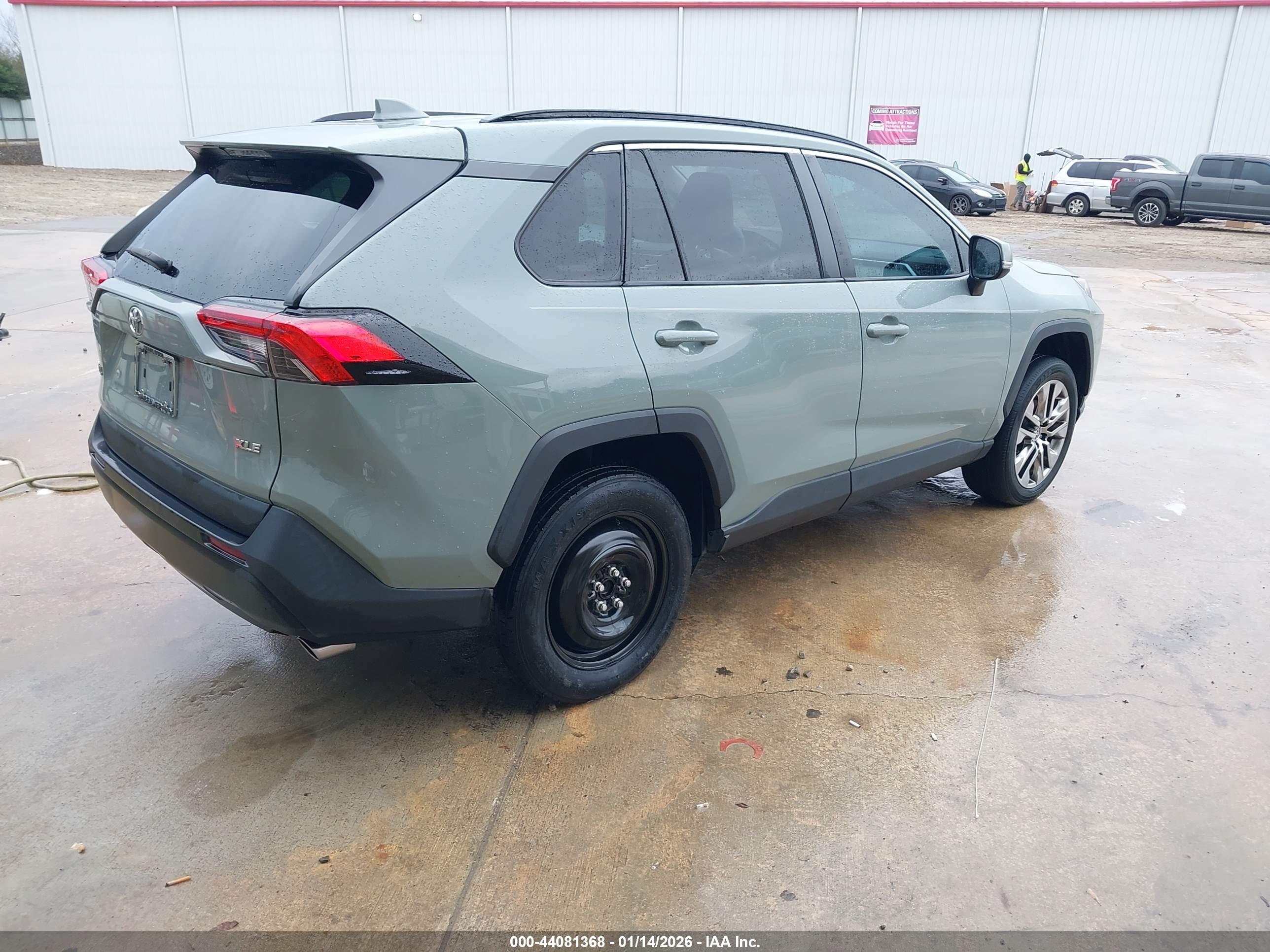 TOYOTA RAV4 image 4