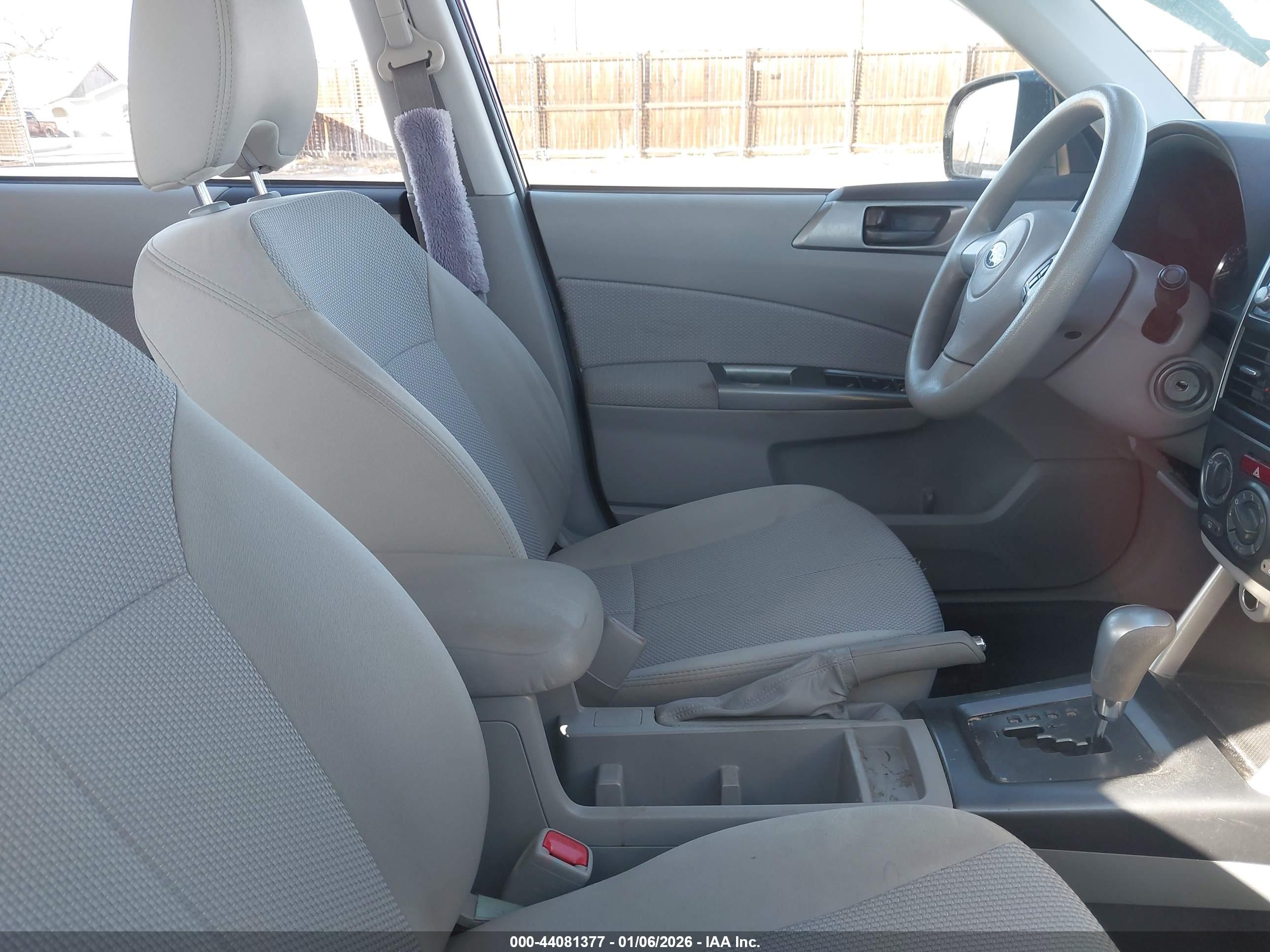 SUBARU FORESTER image 5