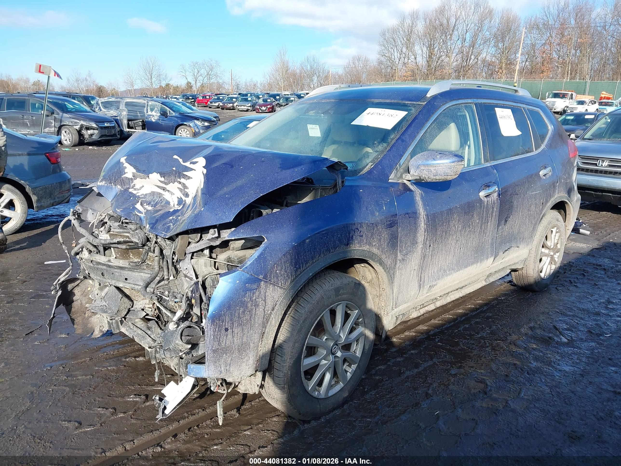 NISSAN ROGUE image 2
