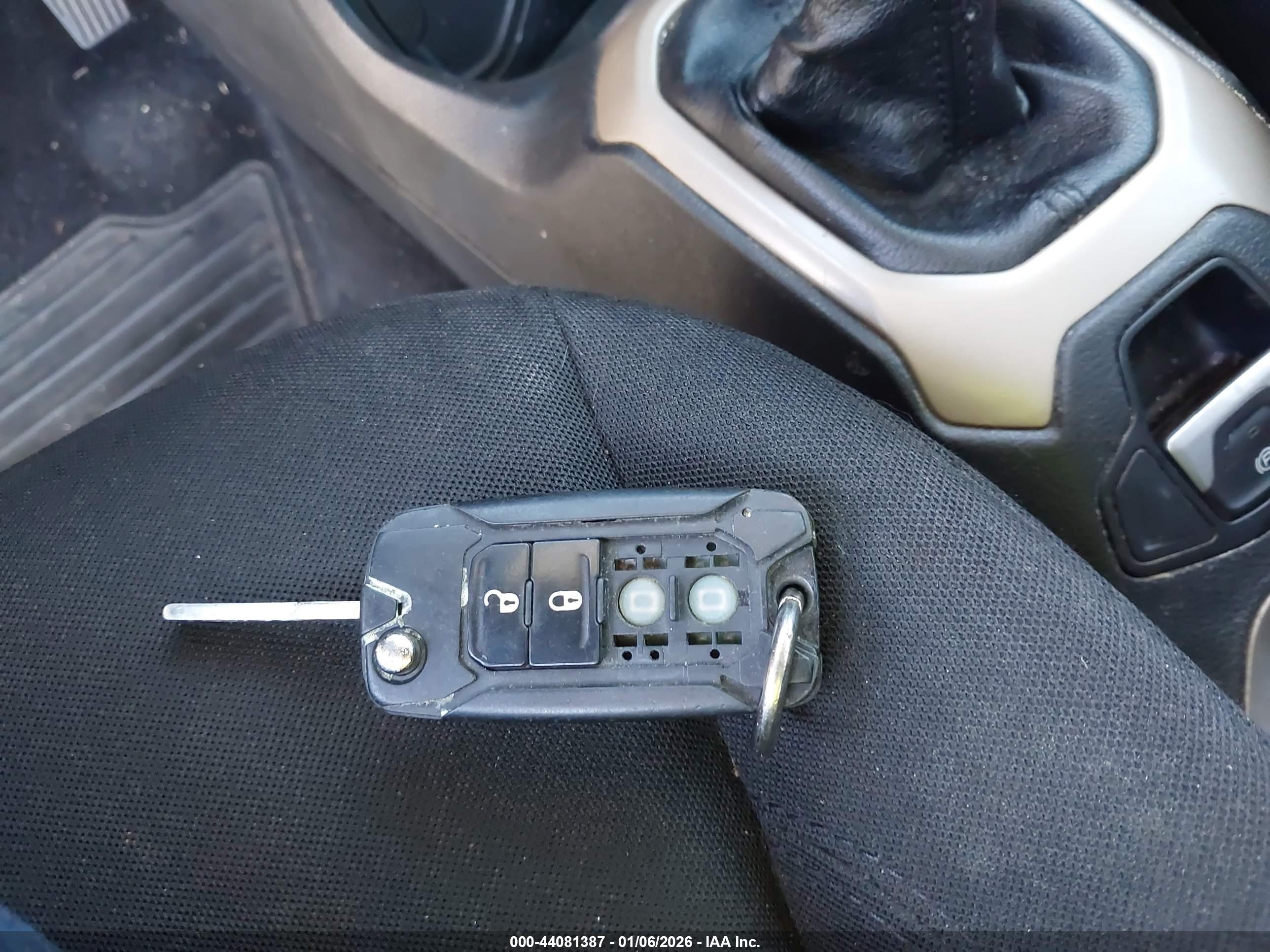 JEEP RENEGADE image 11