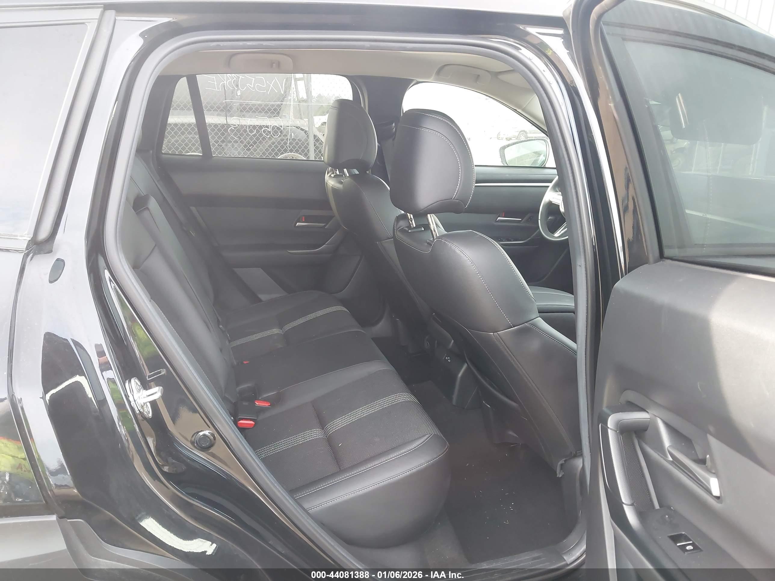 MAZDA CX-50 image 8