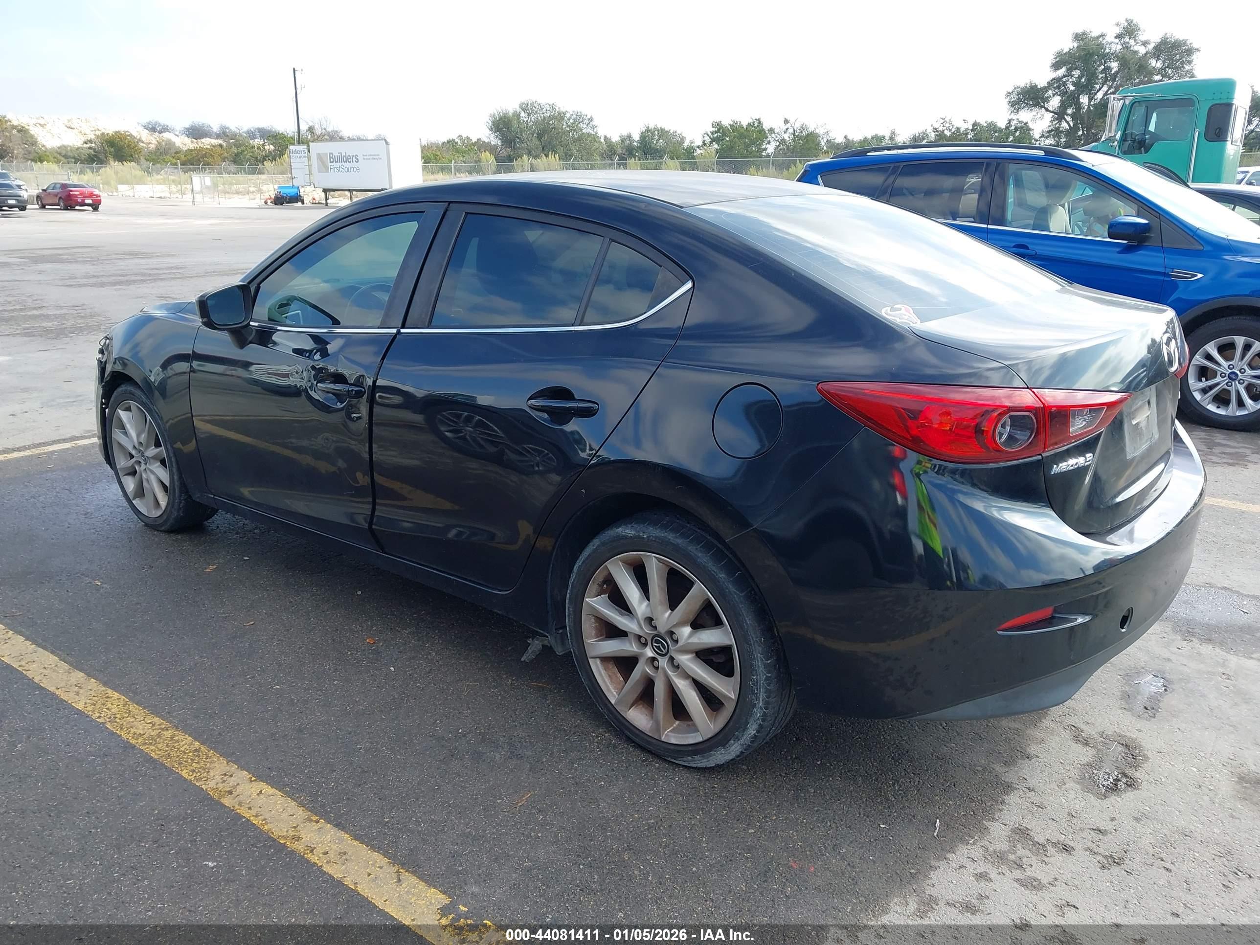 MAZDA MAZDA3 image 3