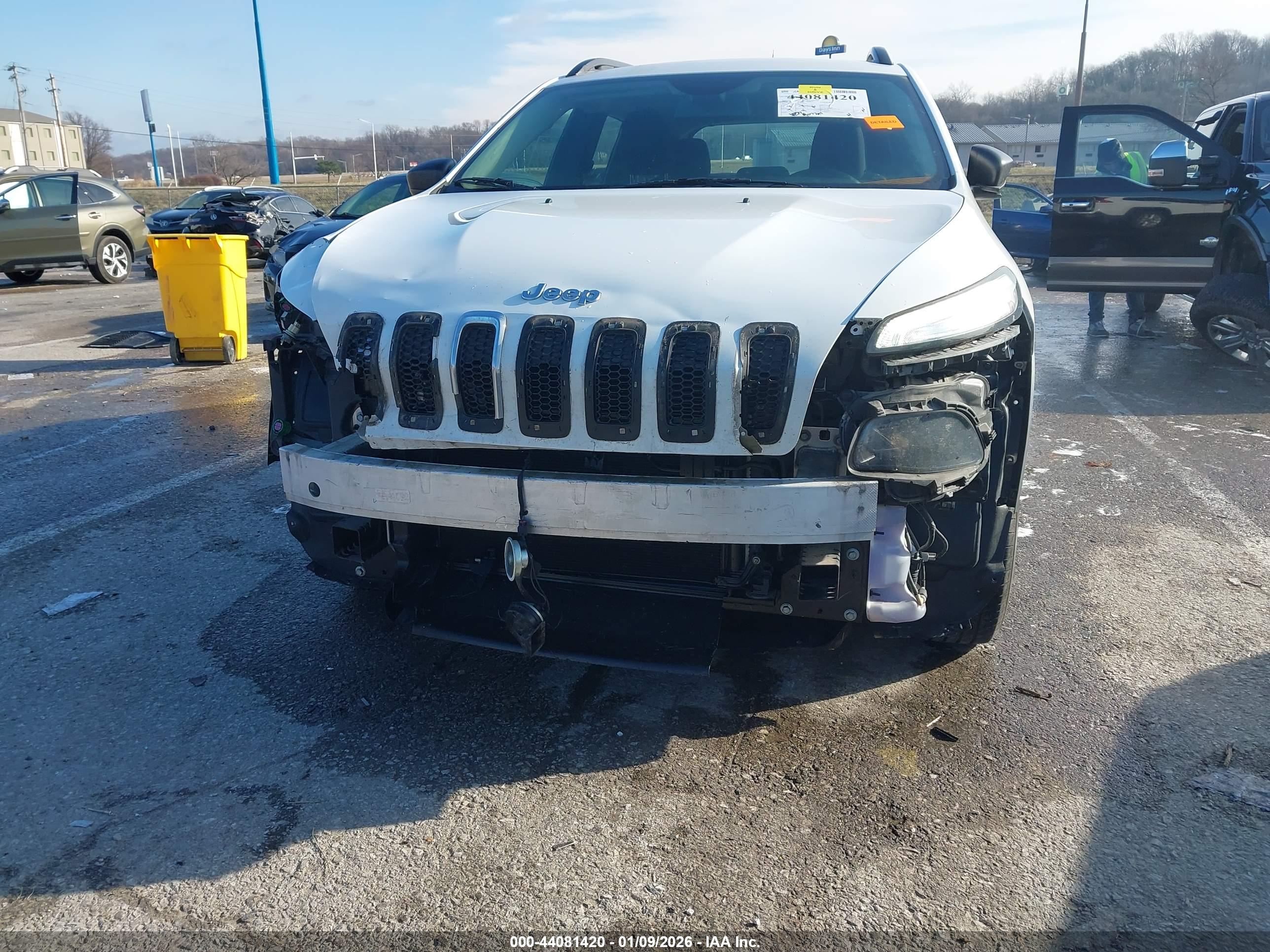 JEEP CHEROKEE image 6