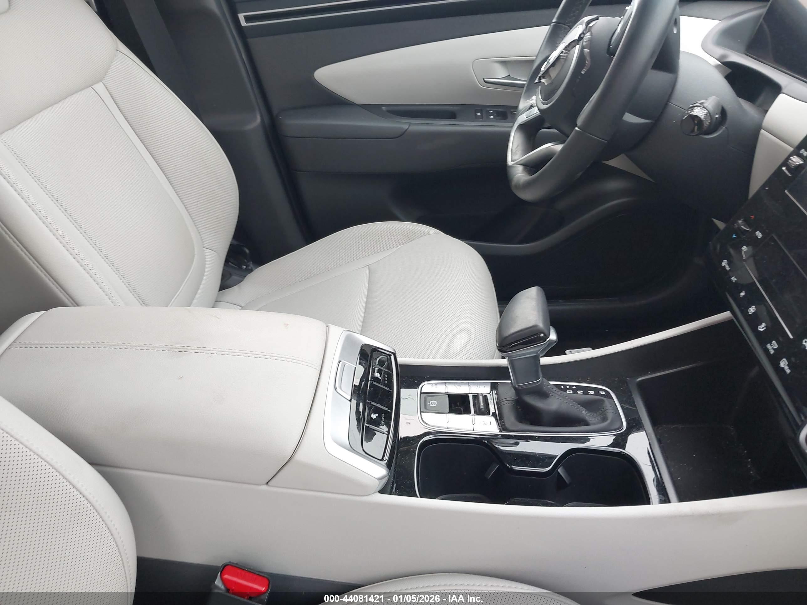 HYUNDAI TUCSON image 5