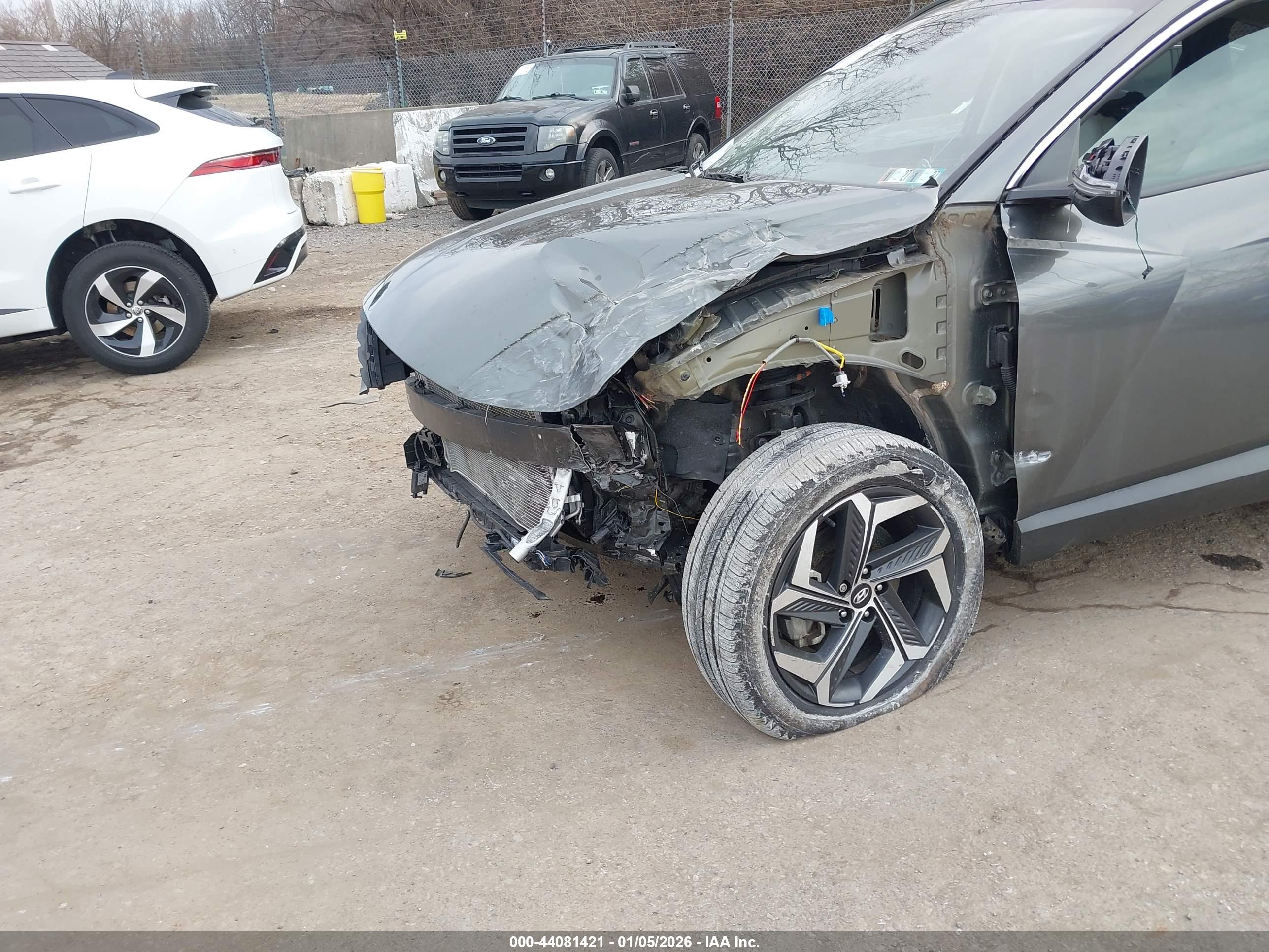 HYUNDAI TUCSON image 6
