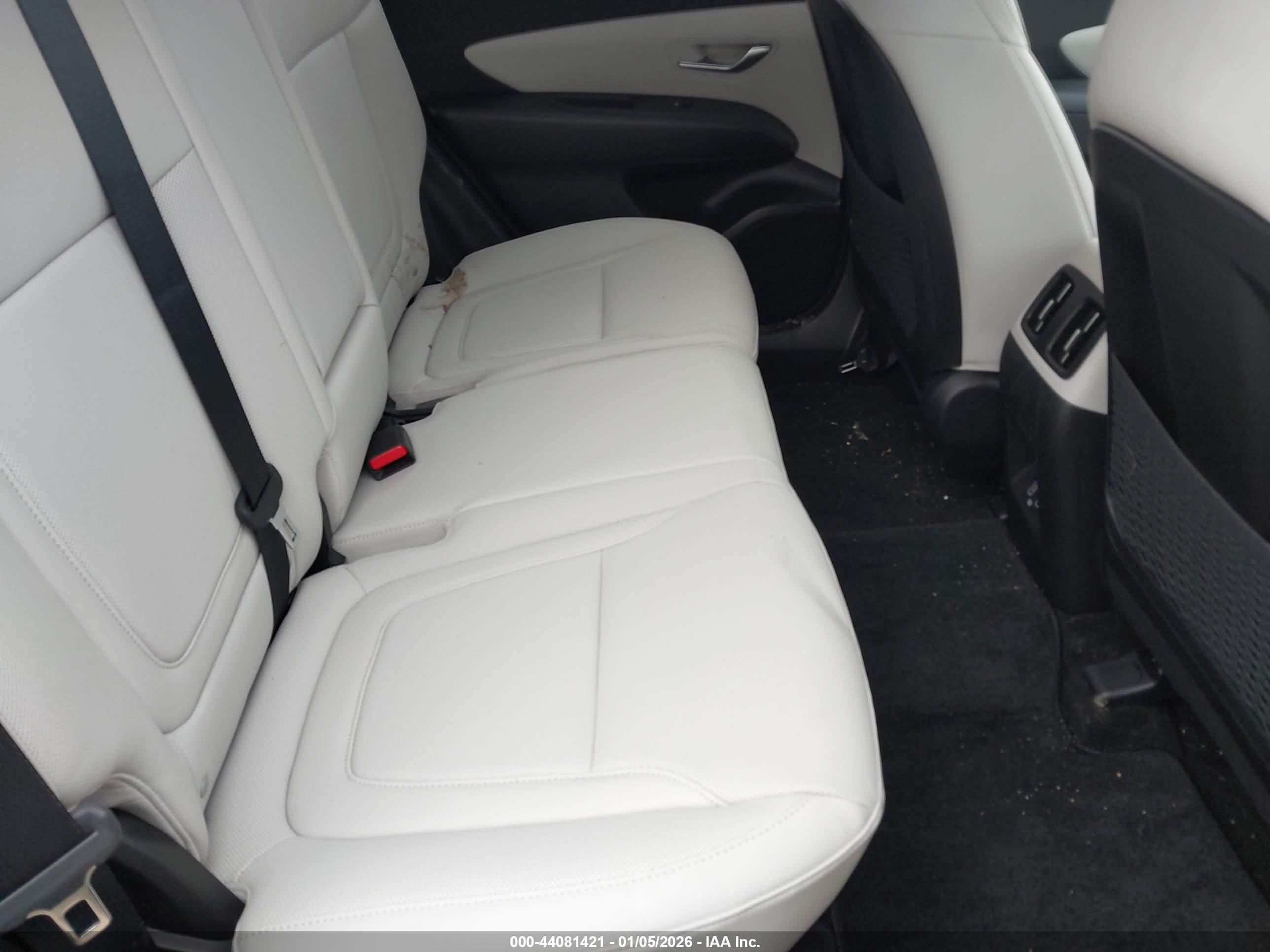 HYUNDAI TUCSON image 8