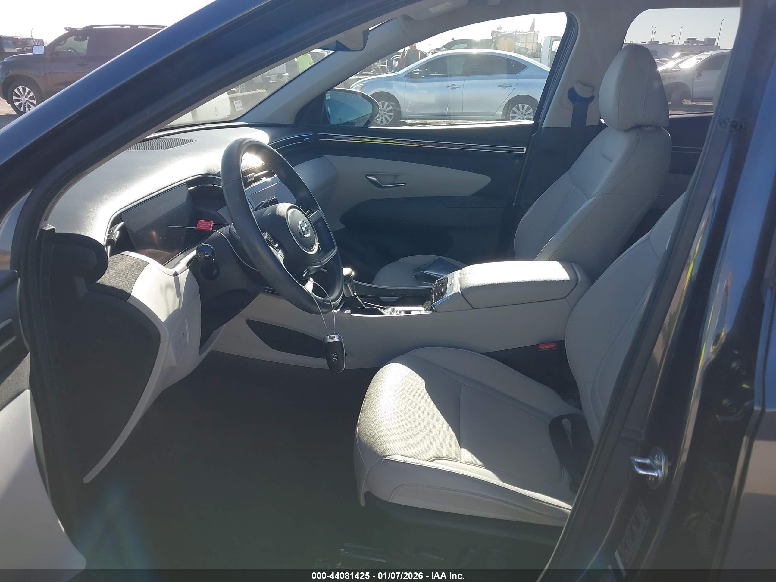 HYUNDAI TUCSON image 5