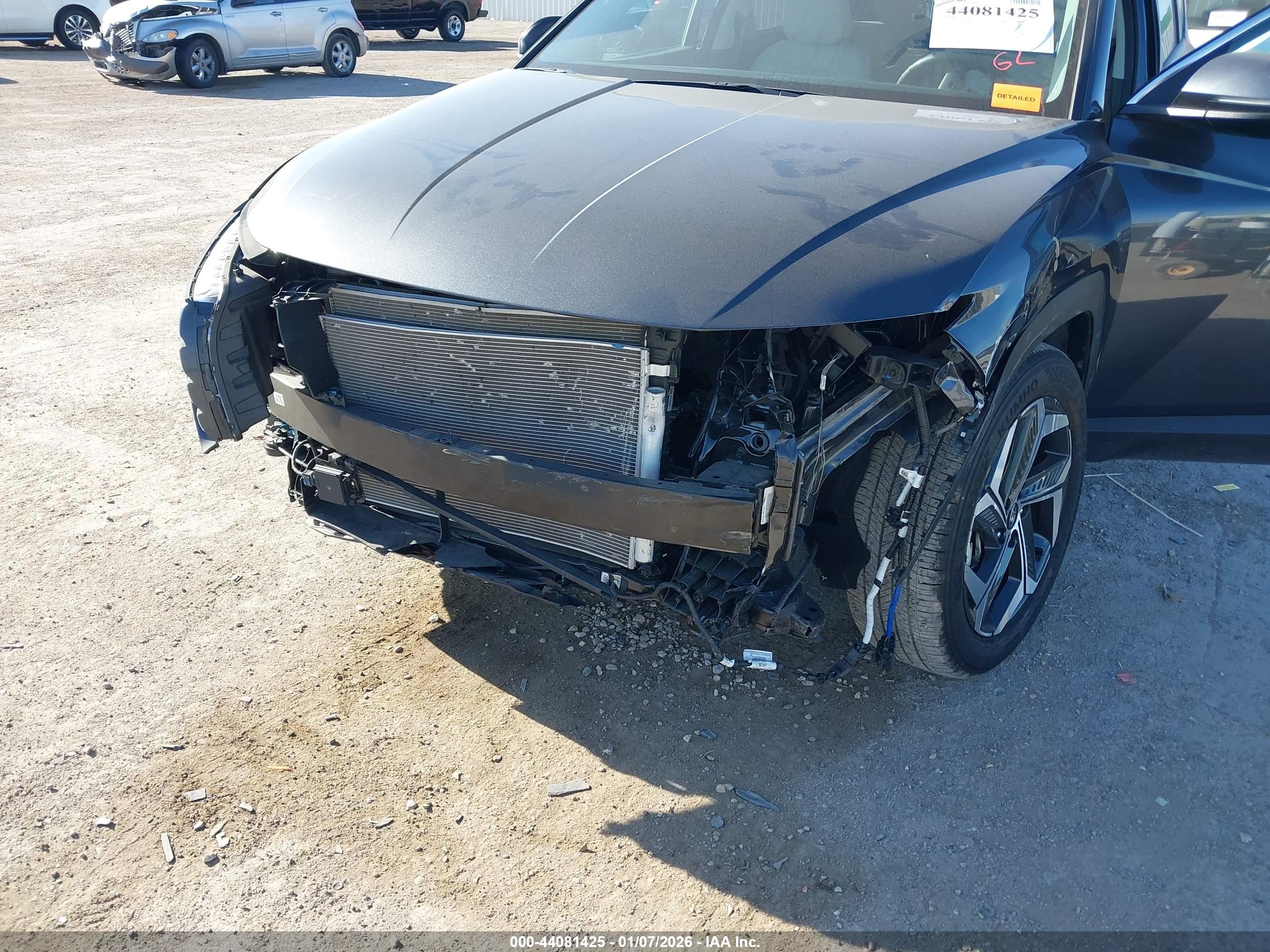 HYUNDAI TUCSON image 6