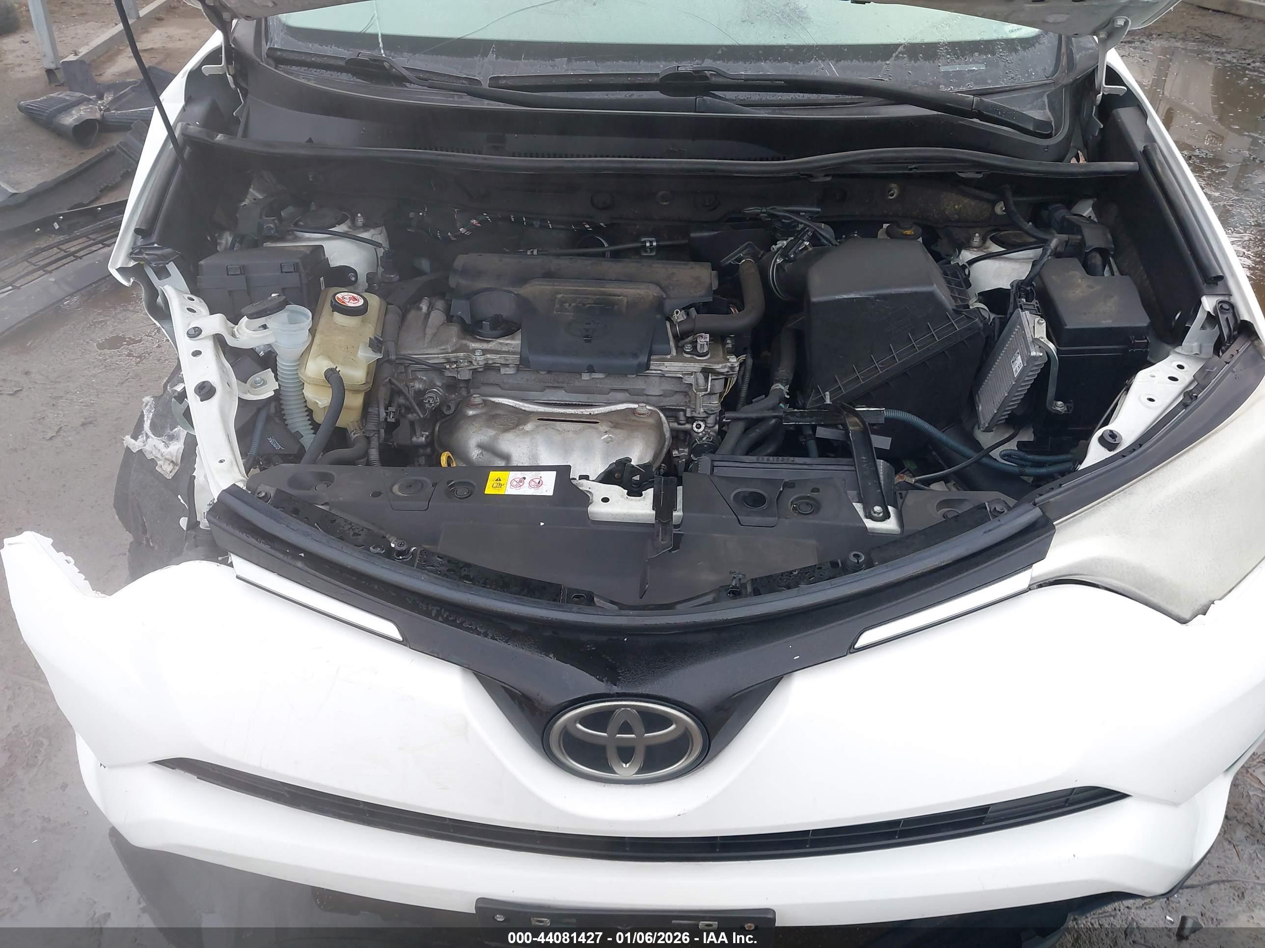 TOYOTA RAV4 image 10