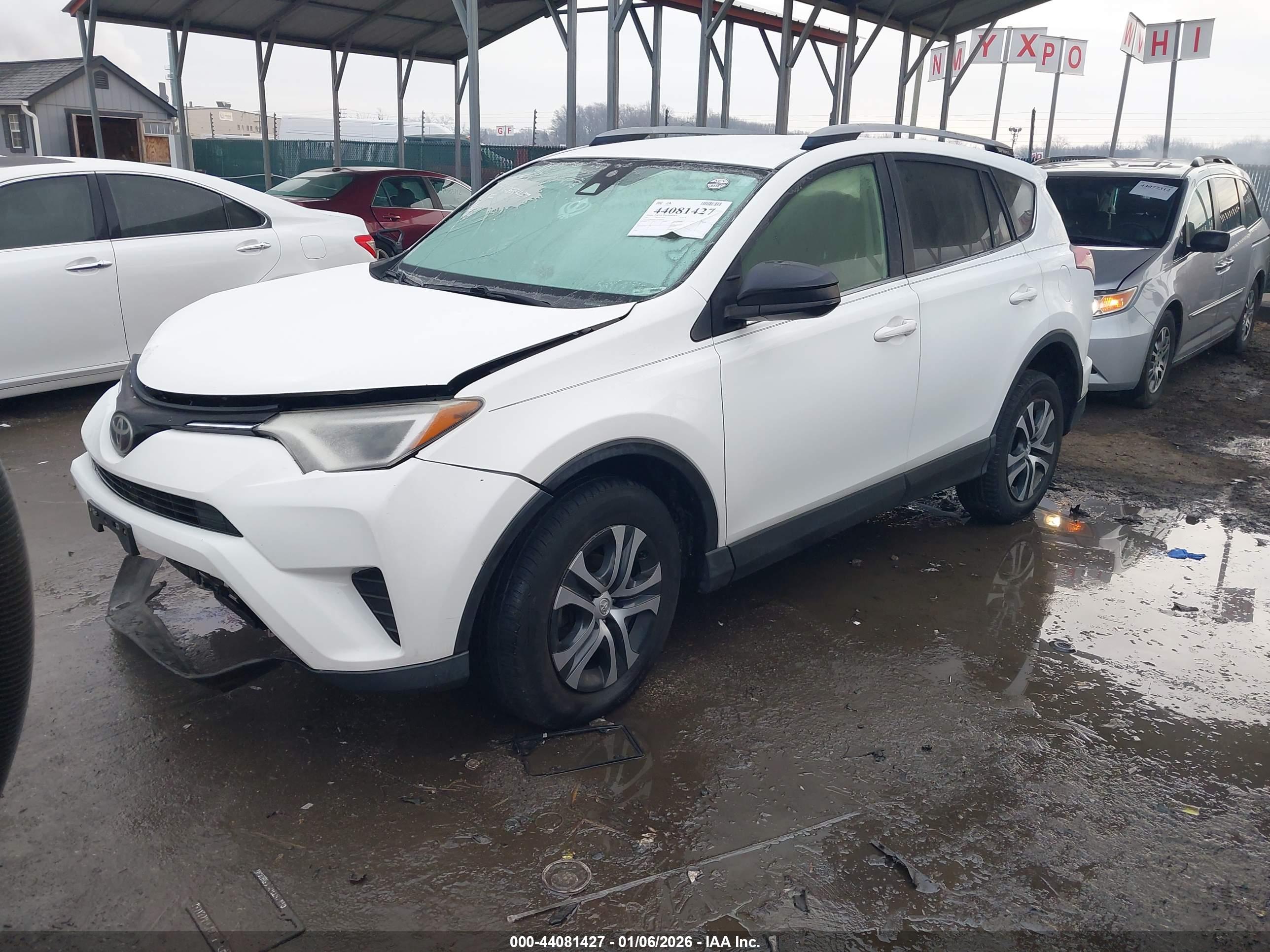 TOYOTA RAV4 image 2