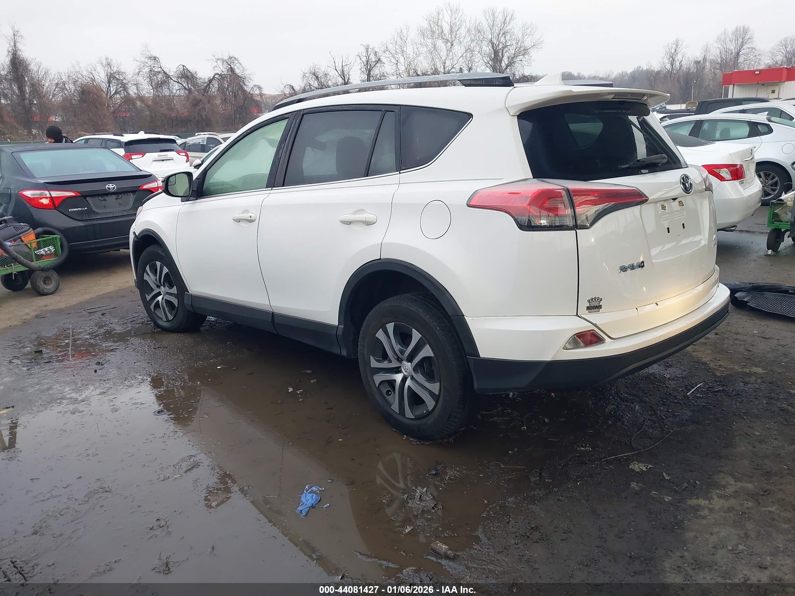 TOYOTA RAV4 image 3