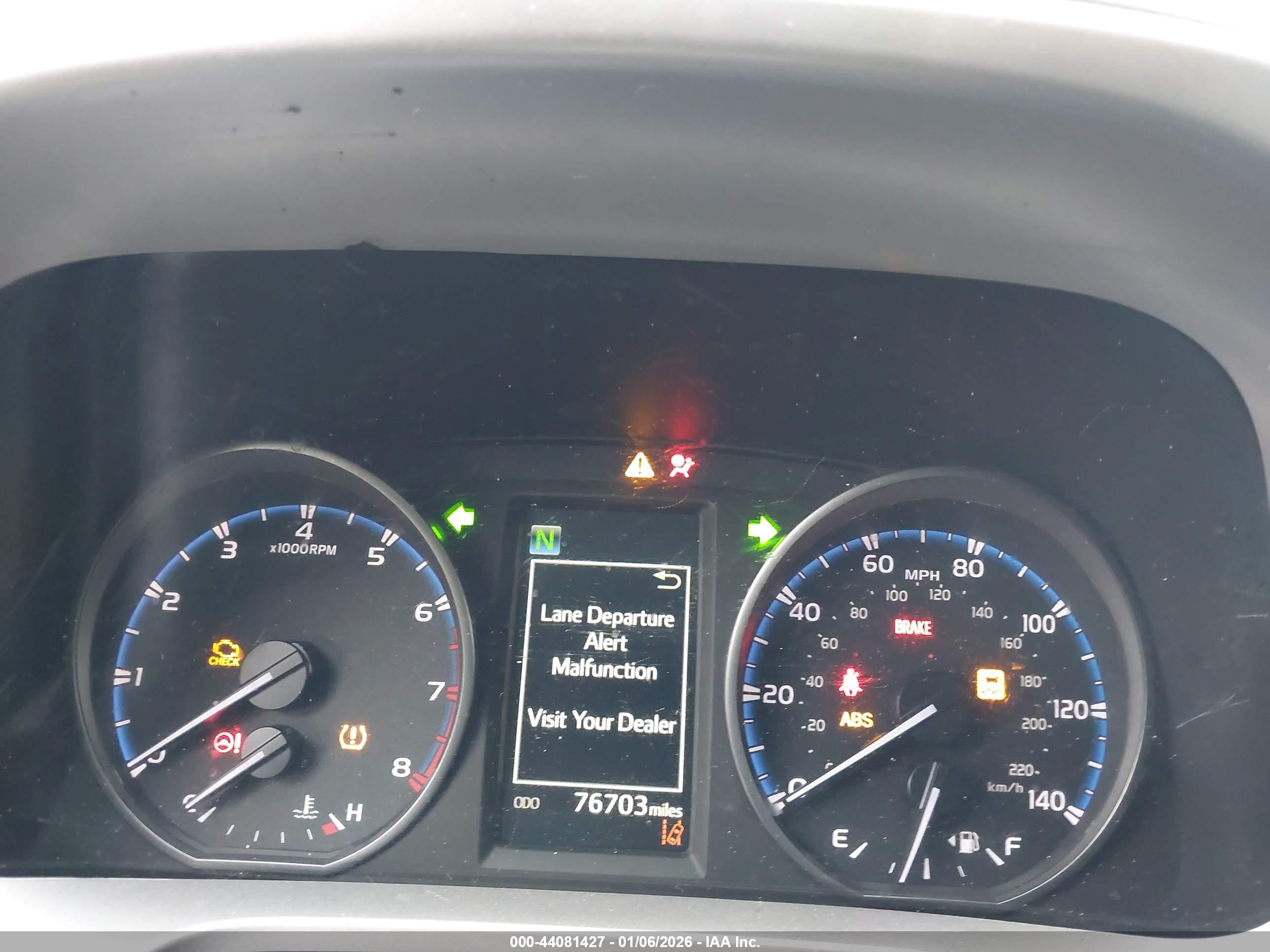 TOYOTA RAV4 image 7