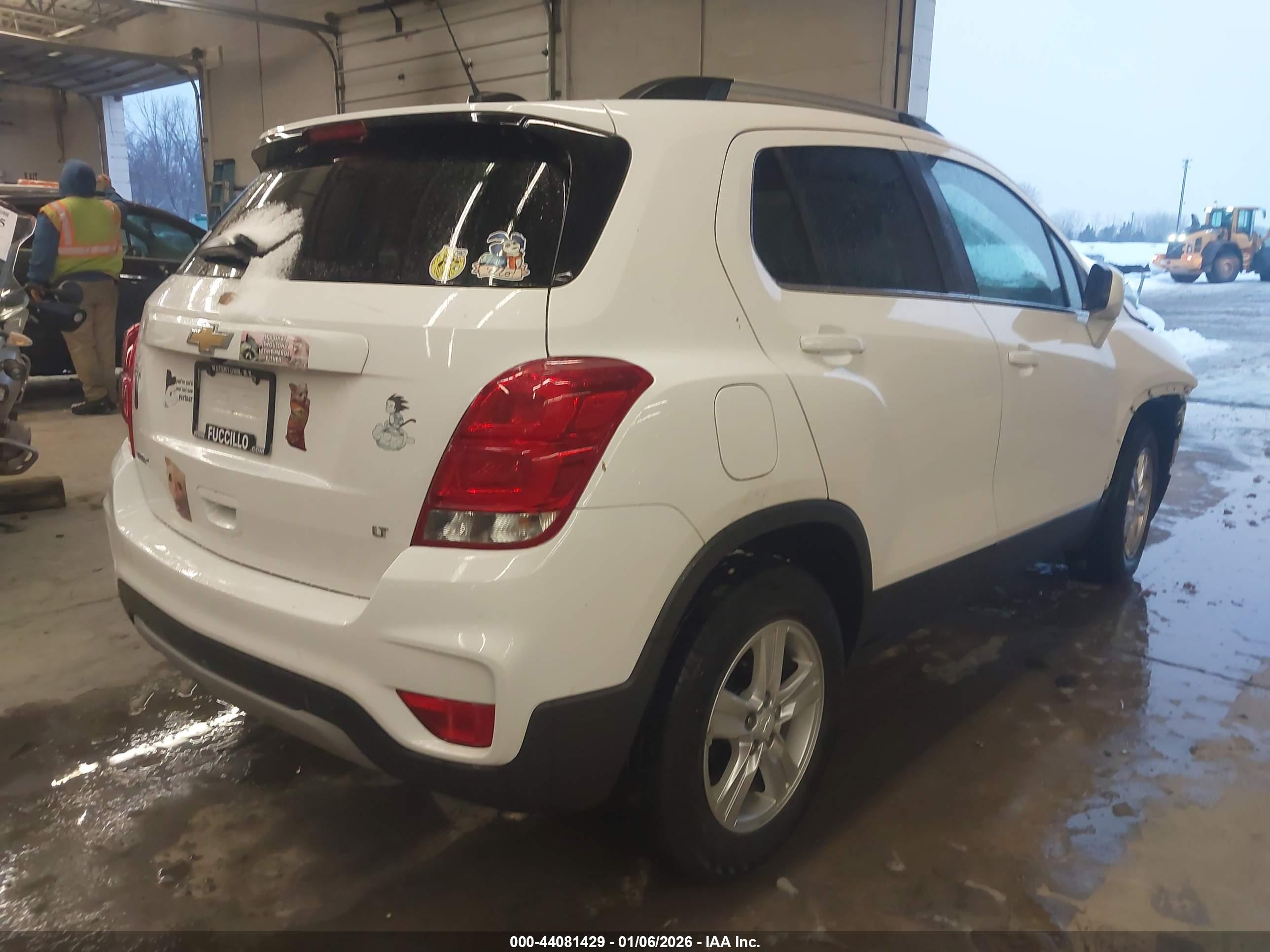 CHEVROLET TRAX image 4