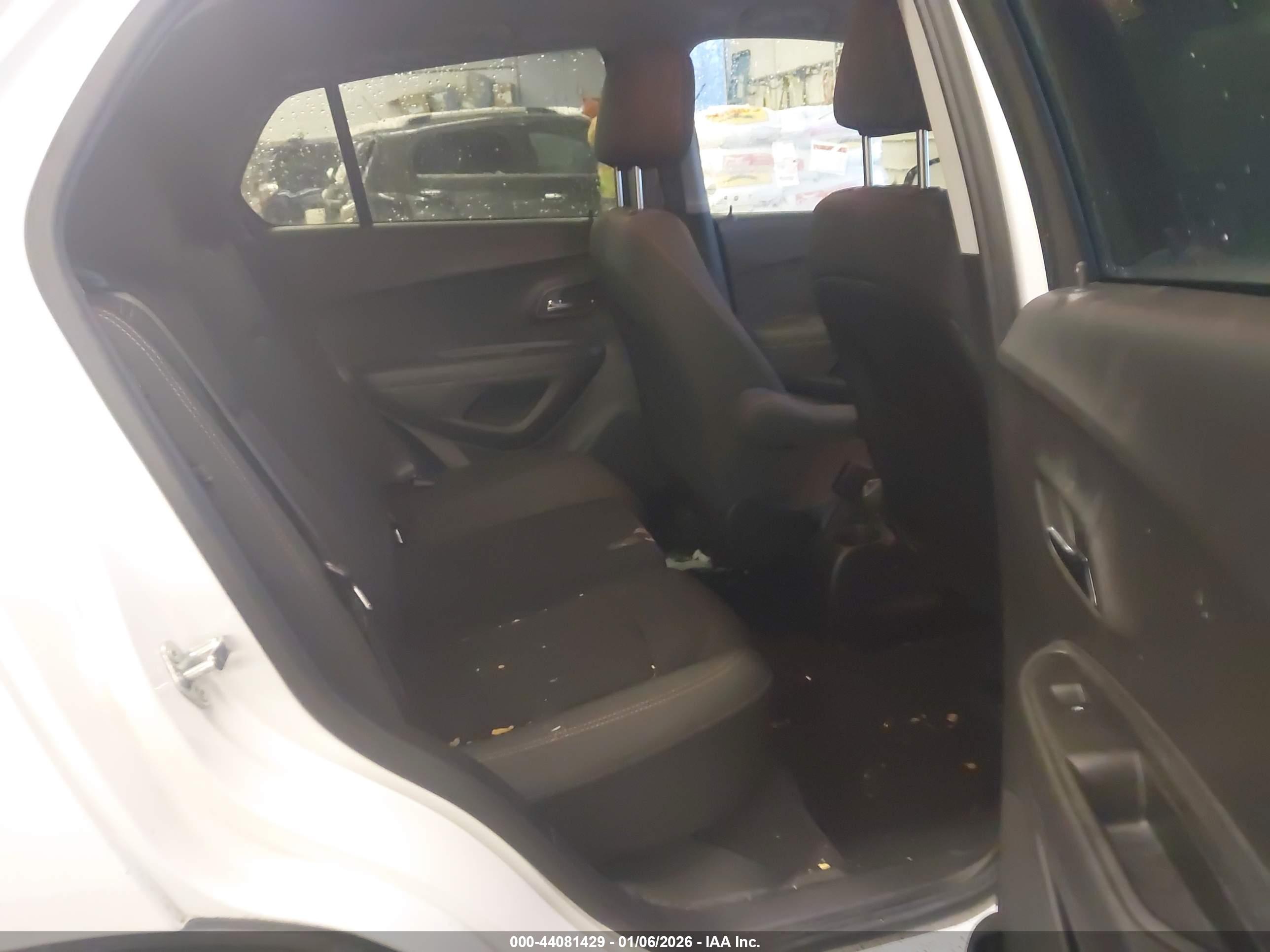 CHEVROLET TRAX image 8