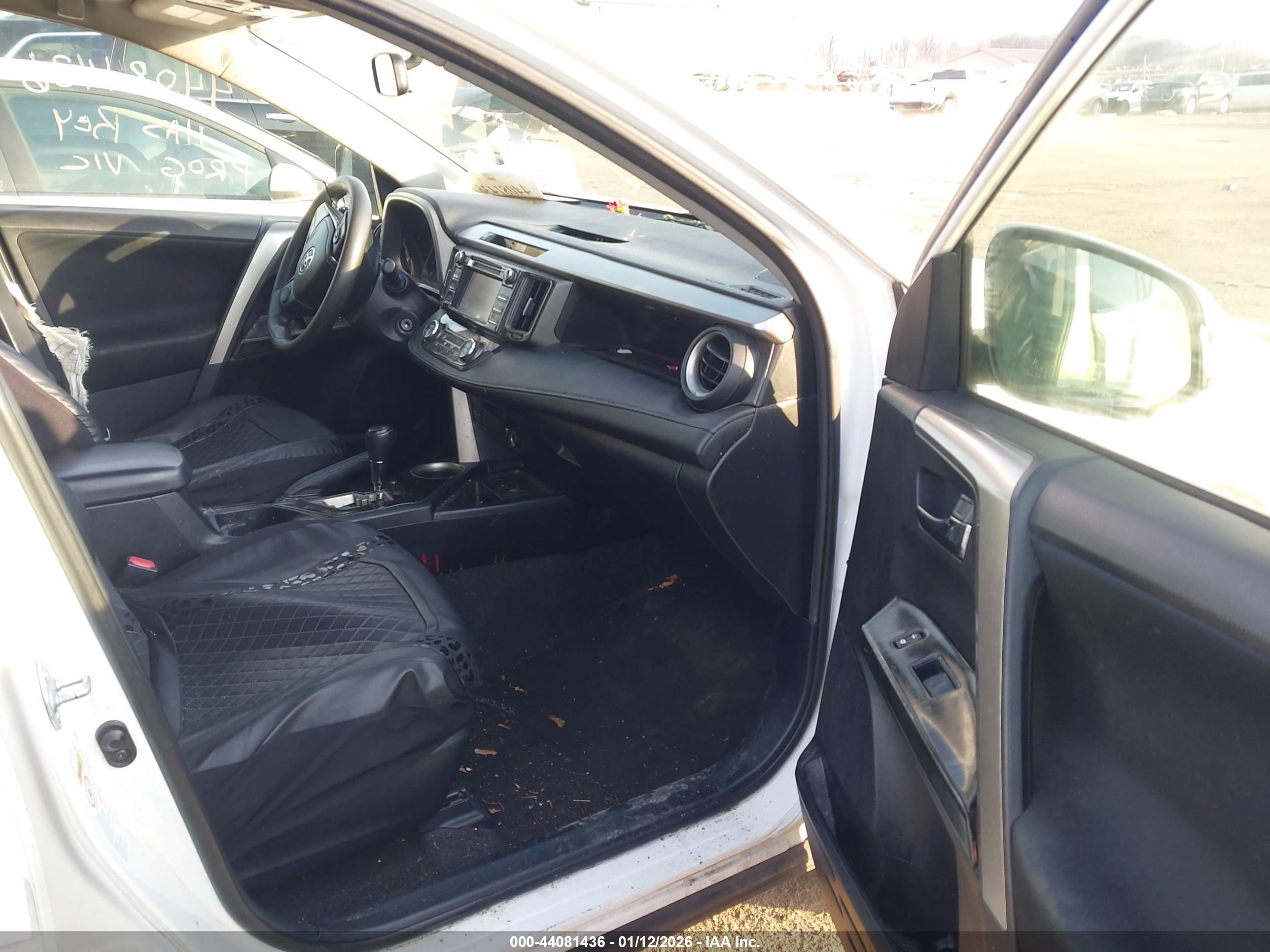 TOYOTA RAV4 image 5
