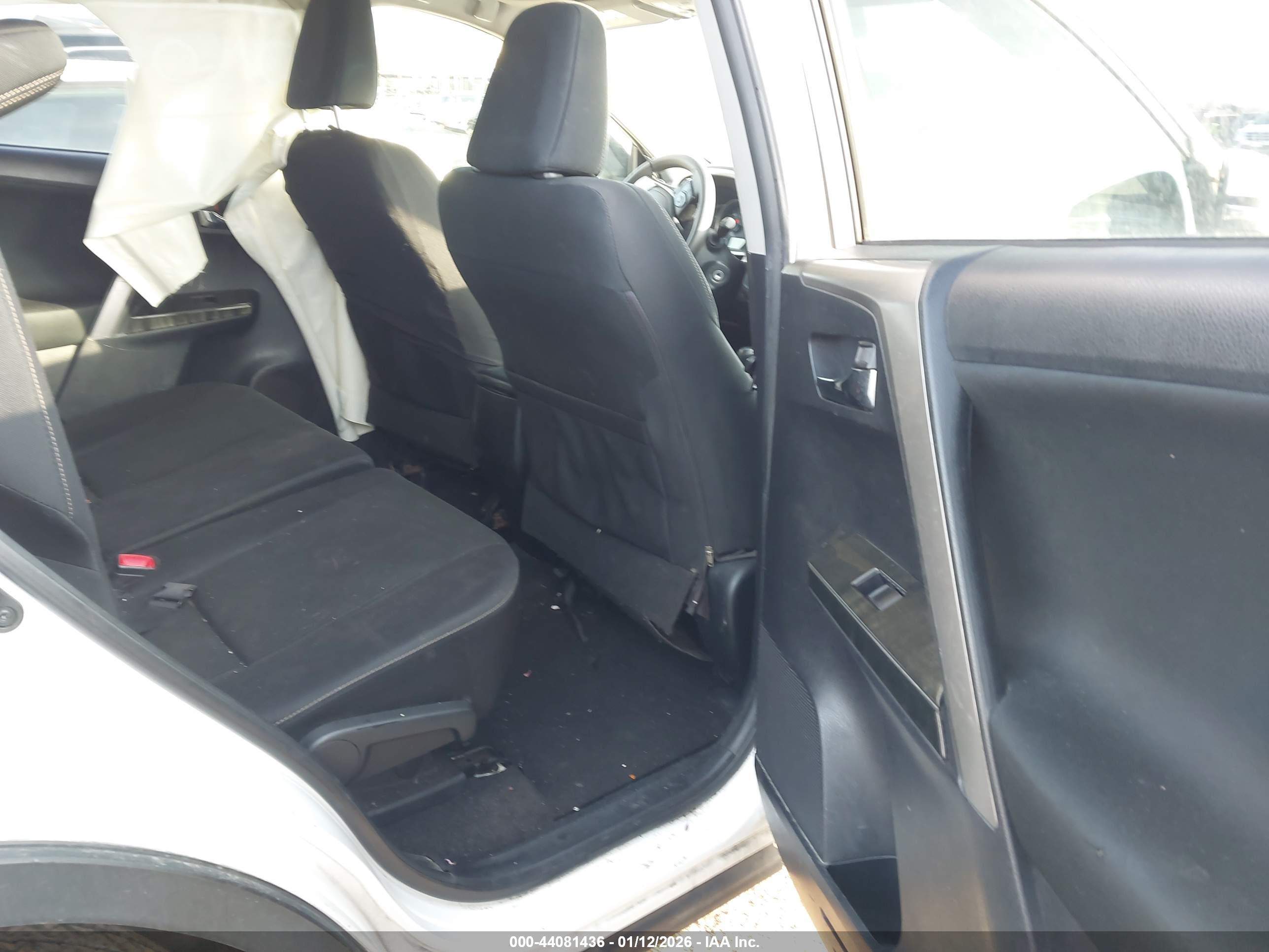 TOYOTA RAV4 image 8