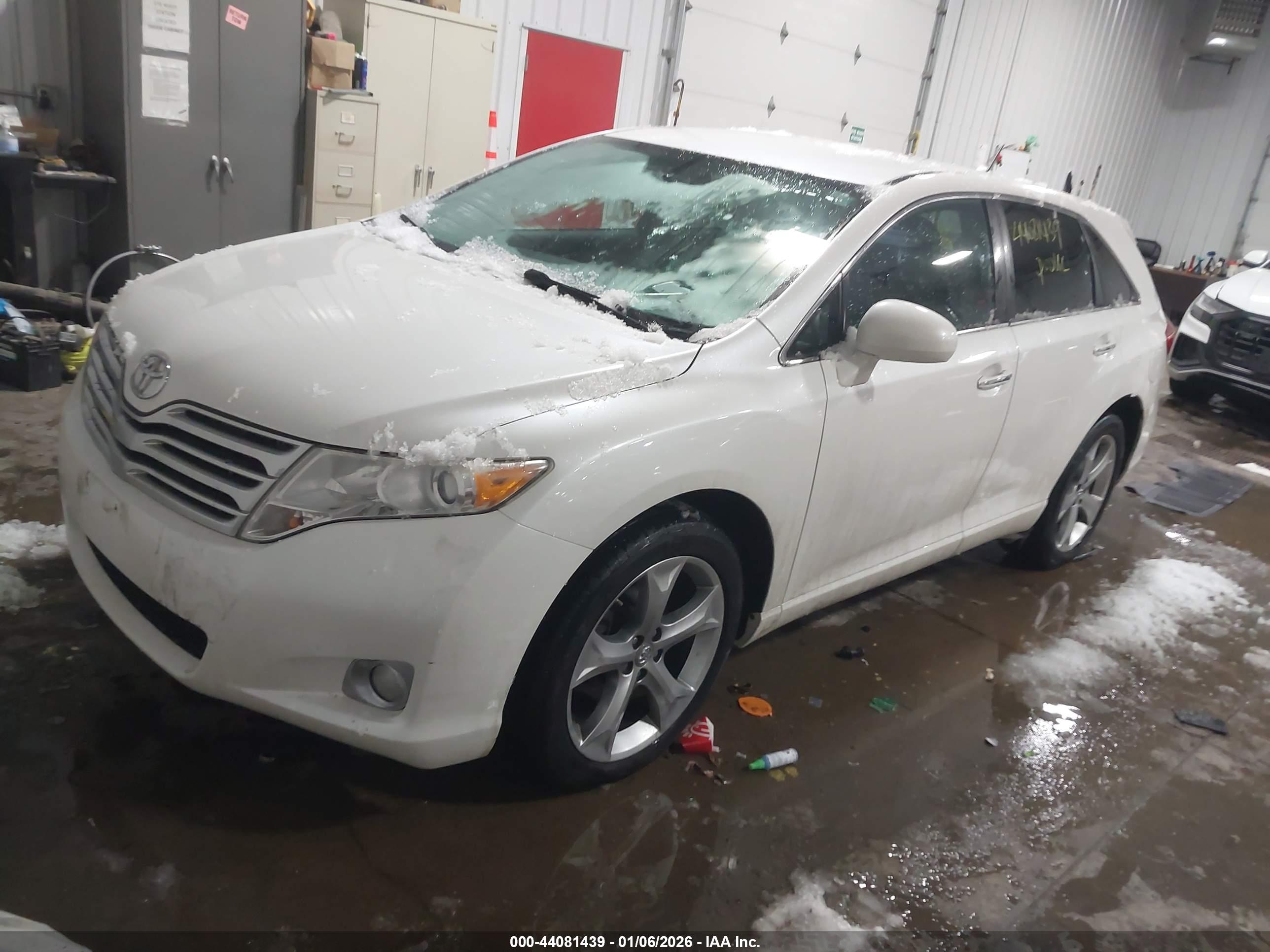TOYOTA VENZA image 2