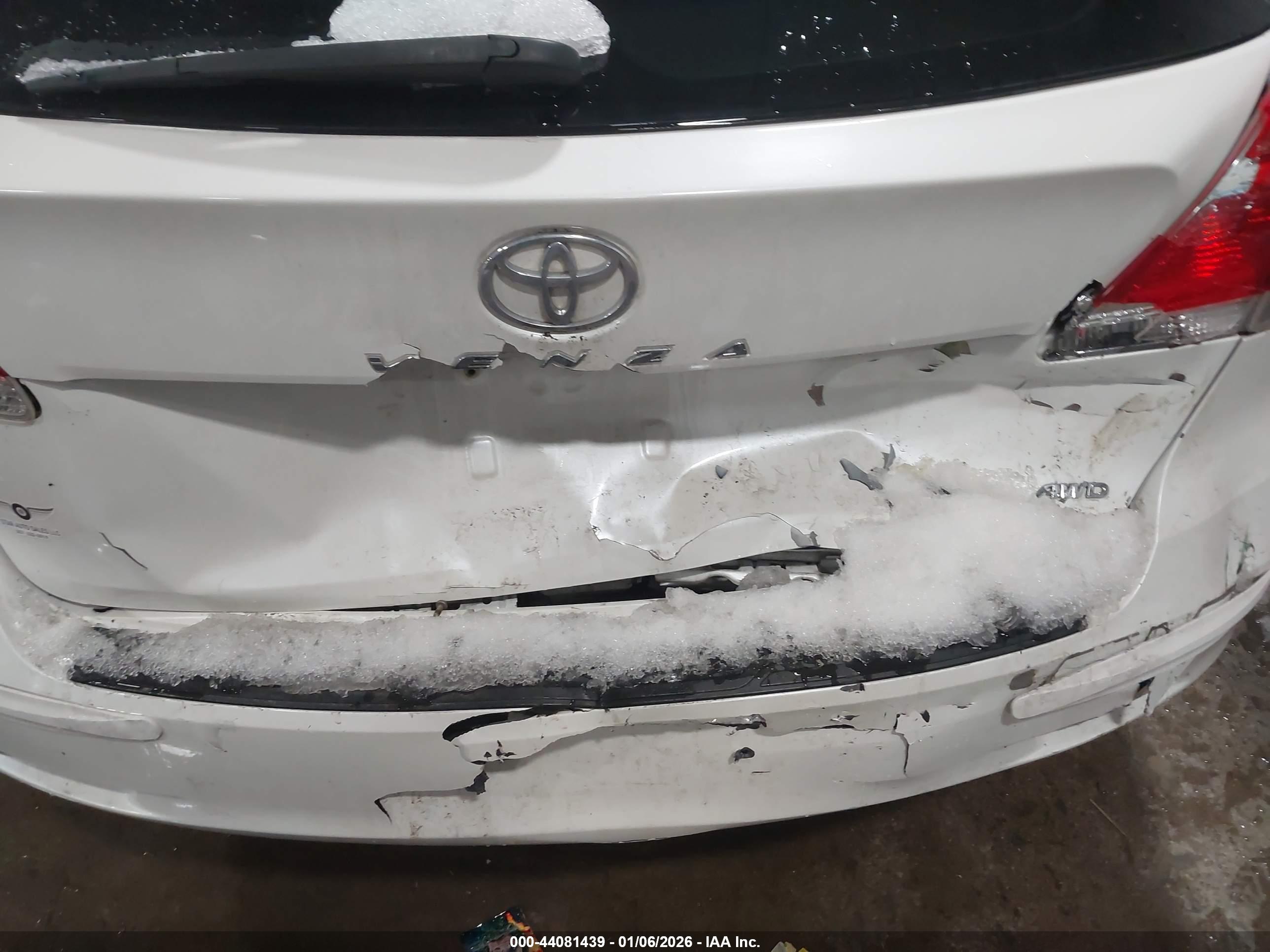 TOYOTA VENZA image 6
