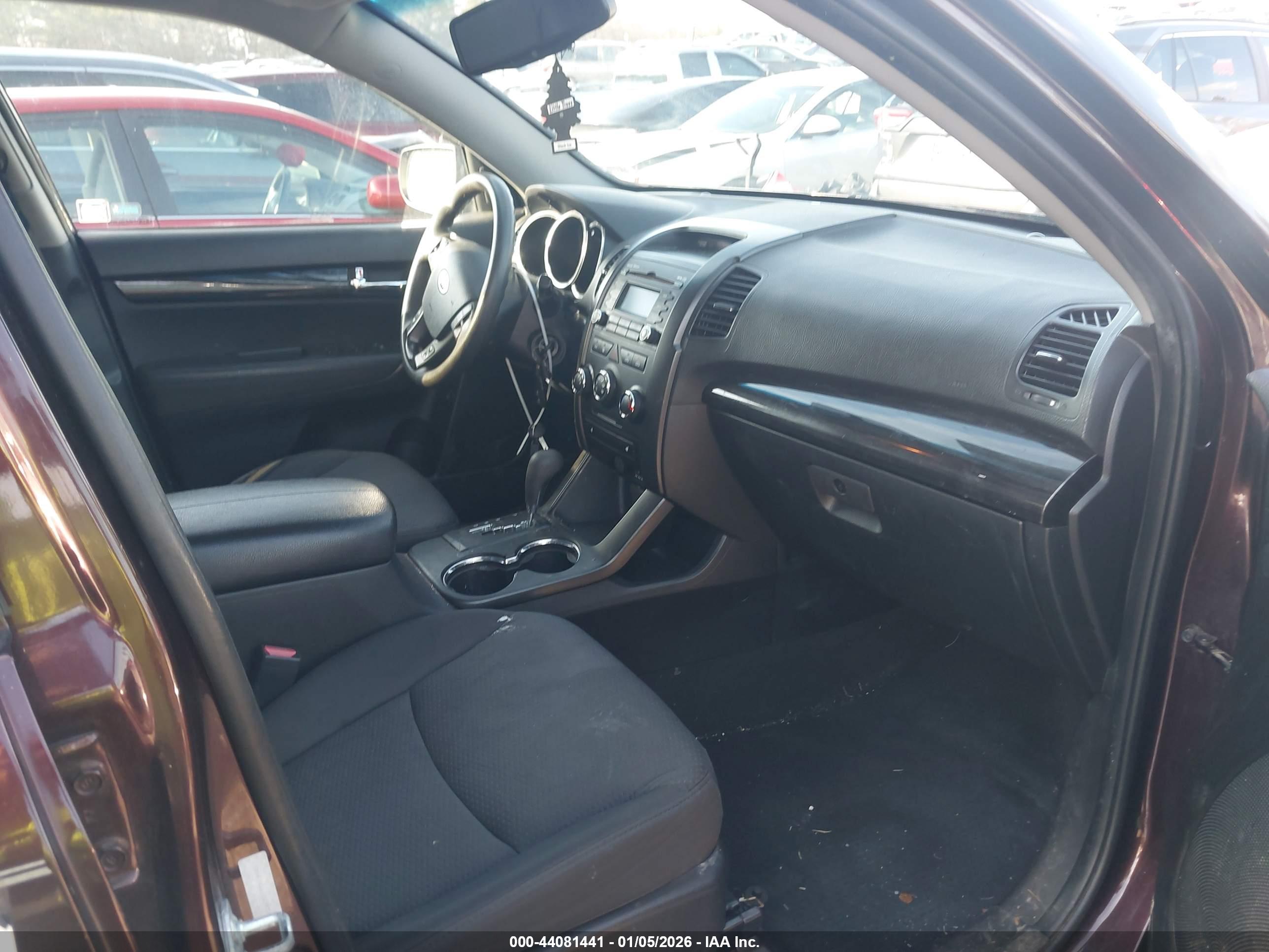 KIA SORENTO image 5