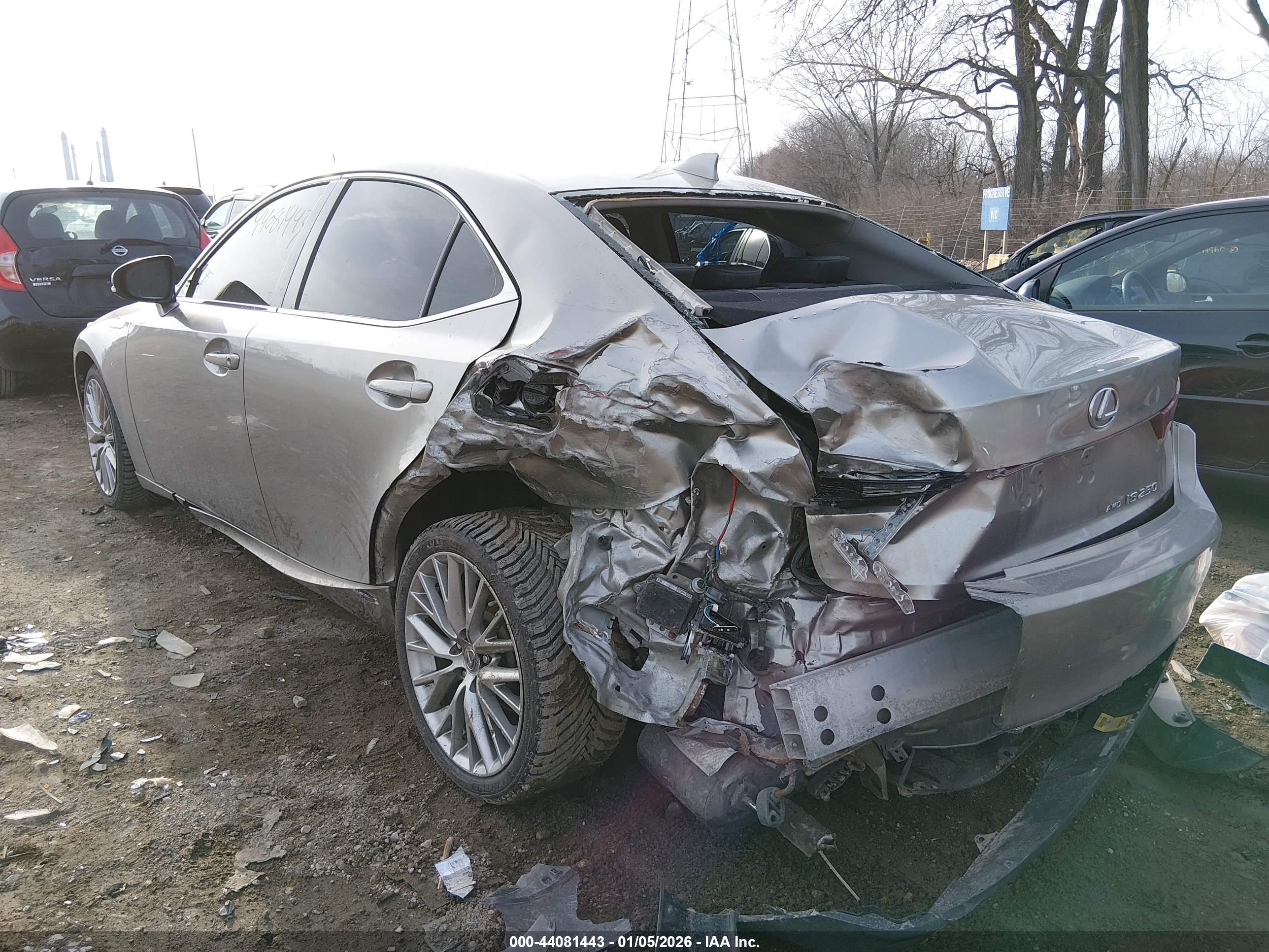LEXUS IS image 3