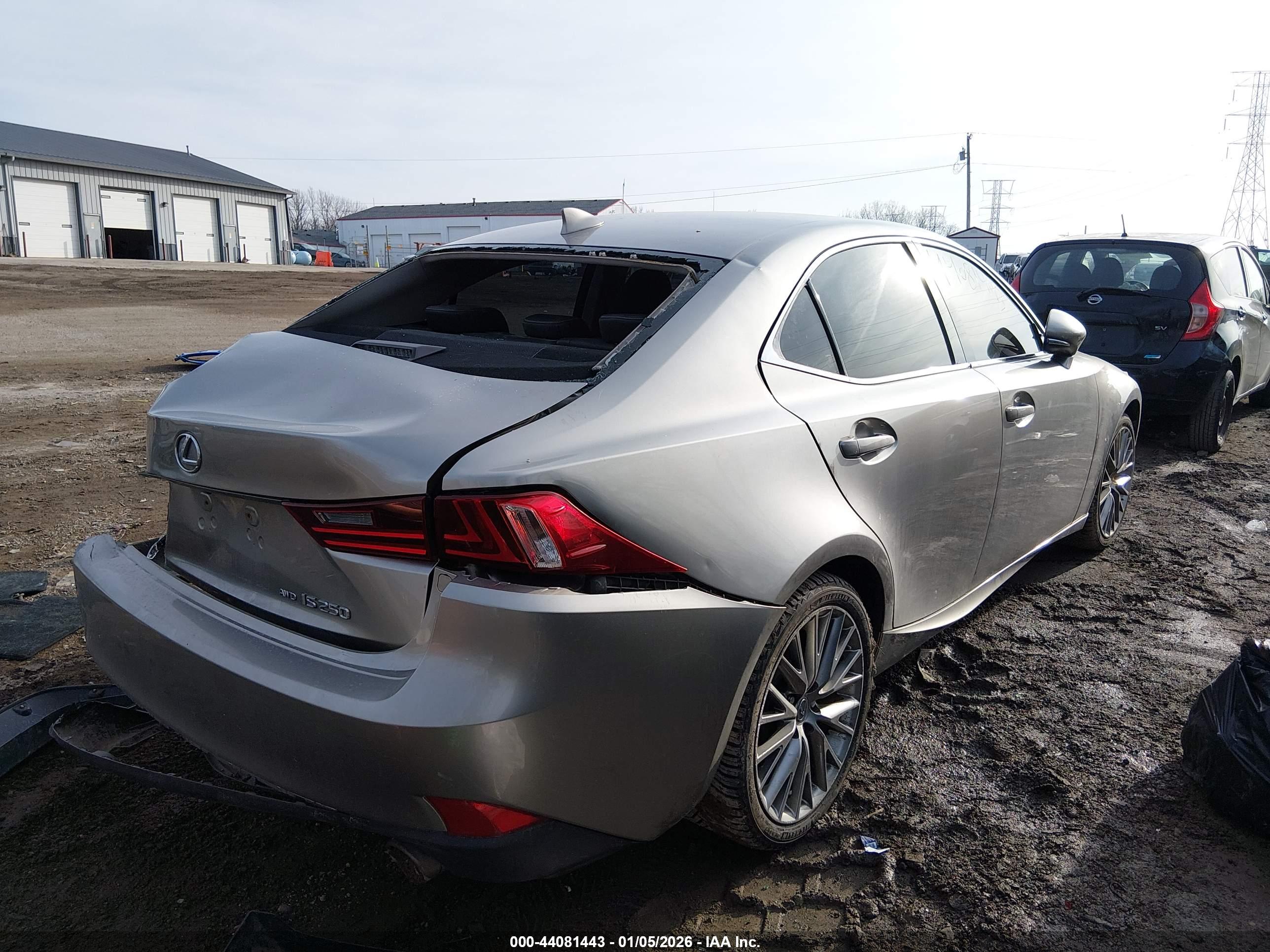 LEXUS IS image 4