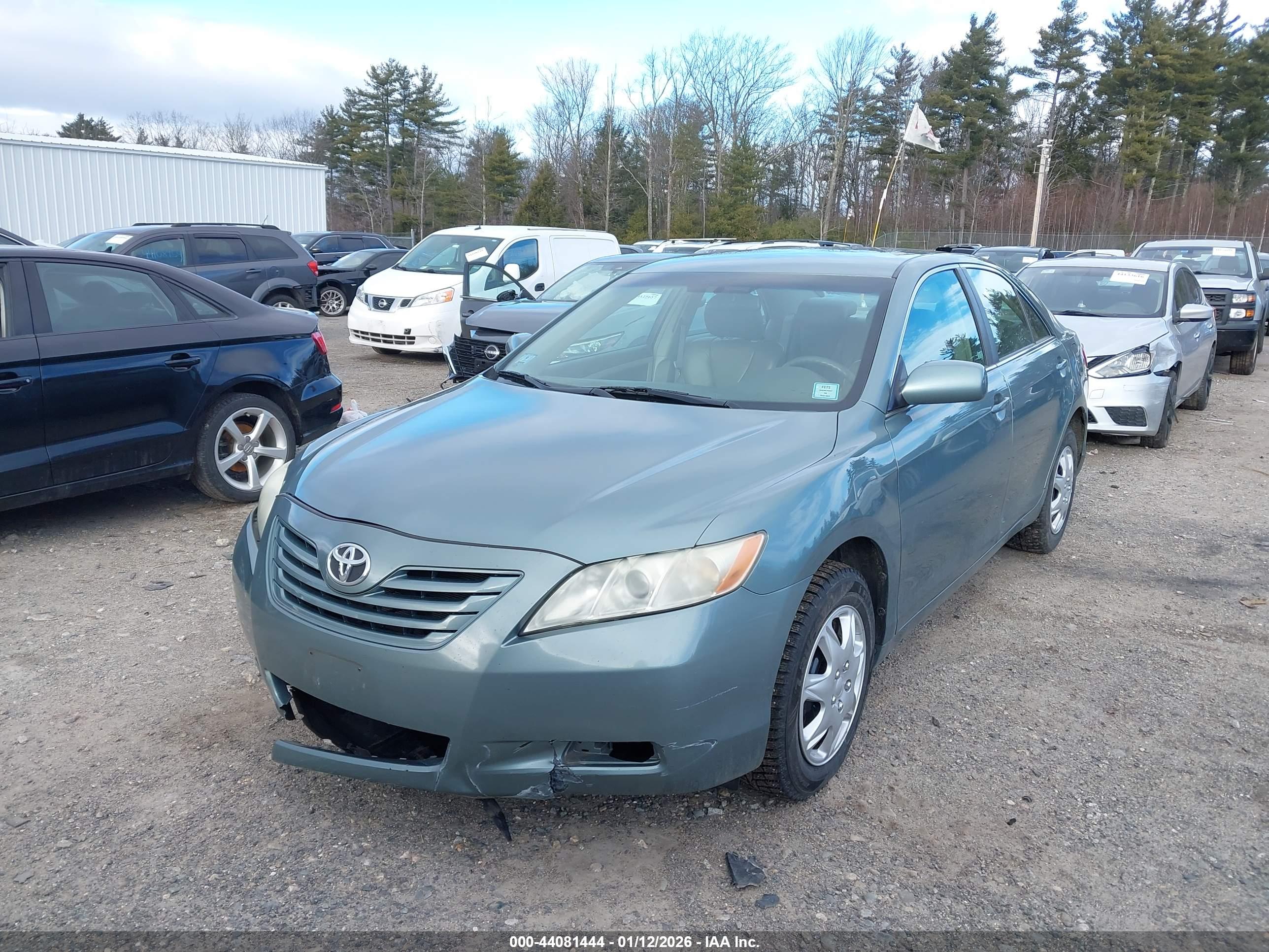 TOYOTA CAMRY image 2