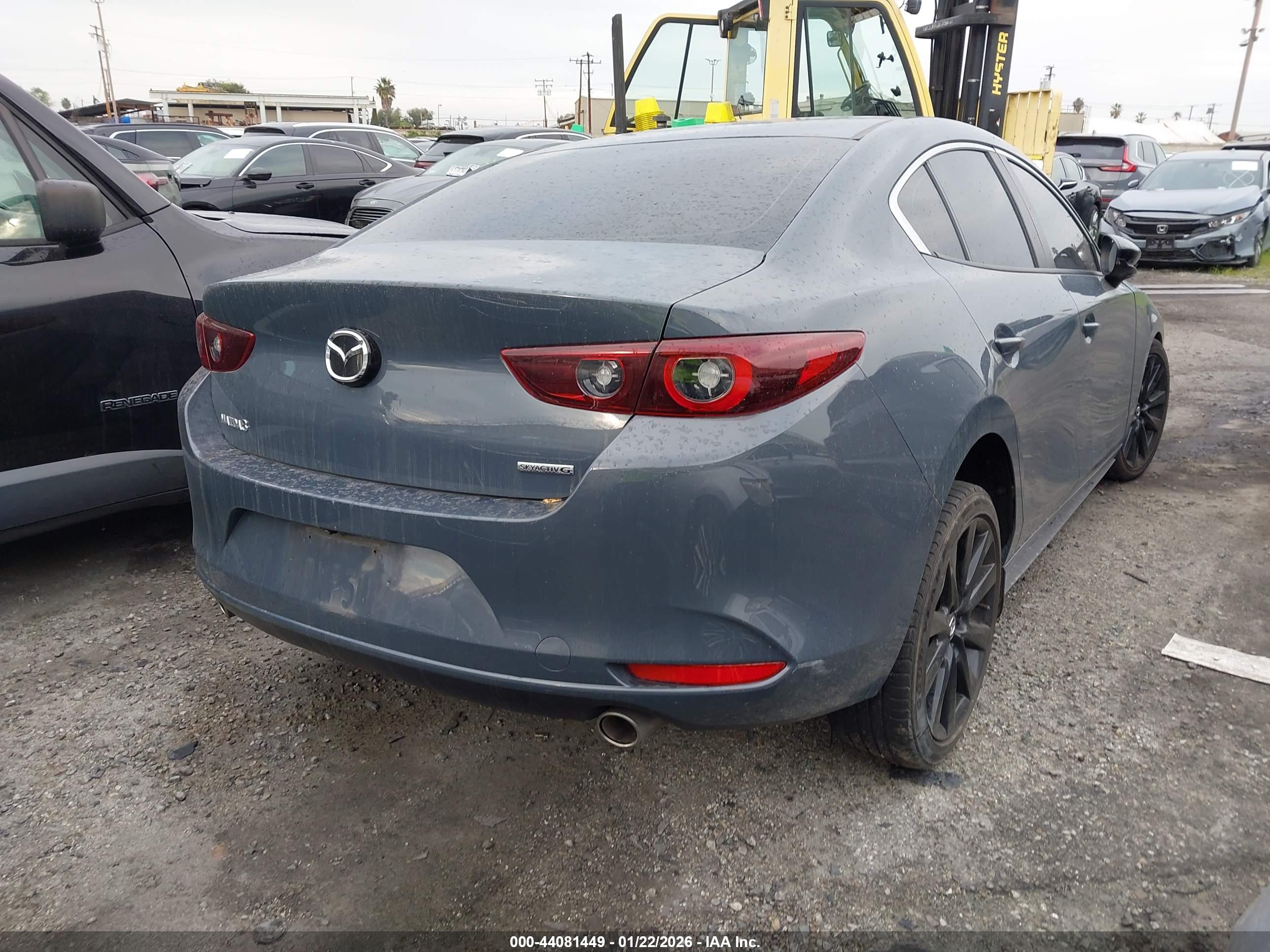 MAZDA MAZDA3 image 4
