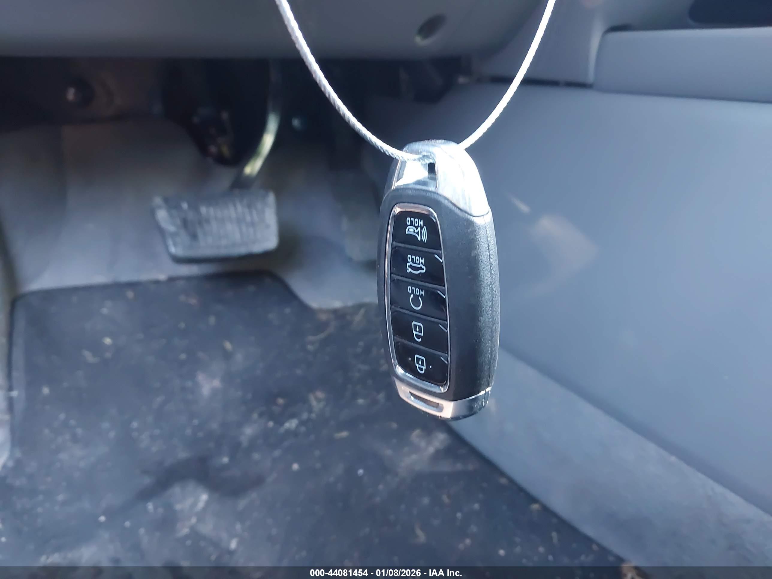 HYUNDAI ELANTRA image 11