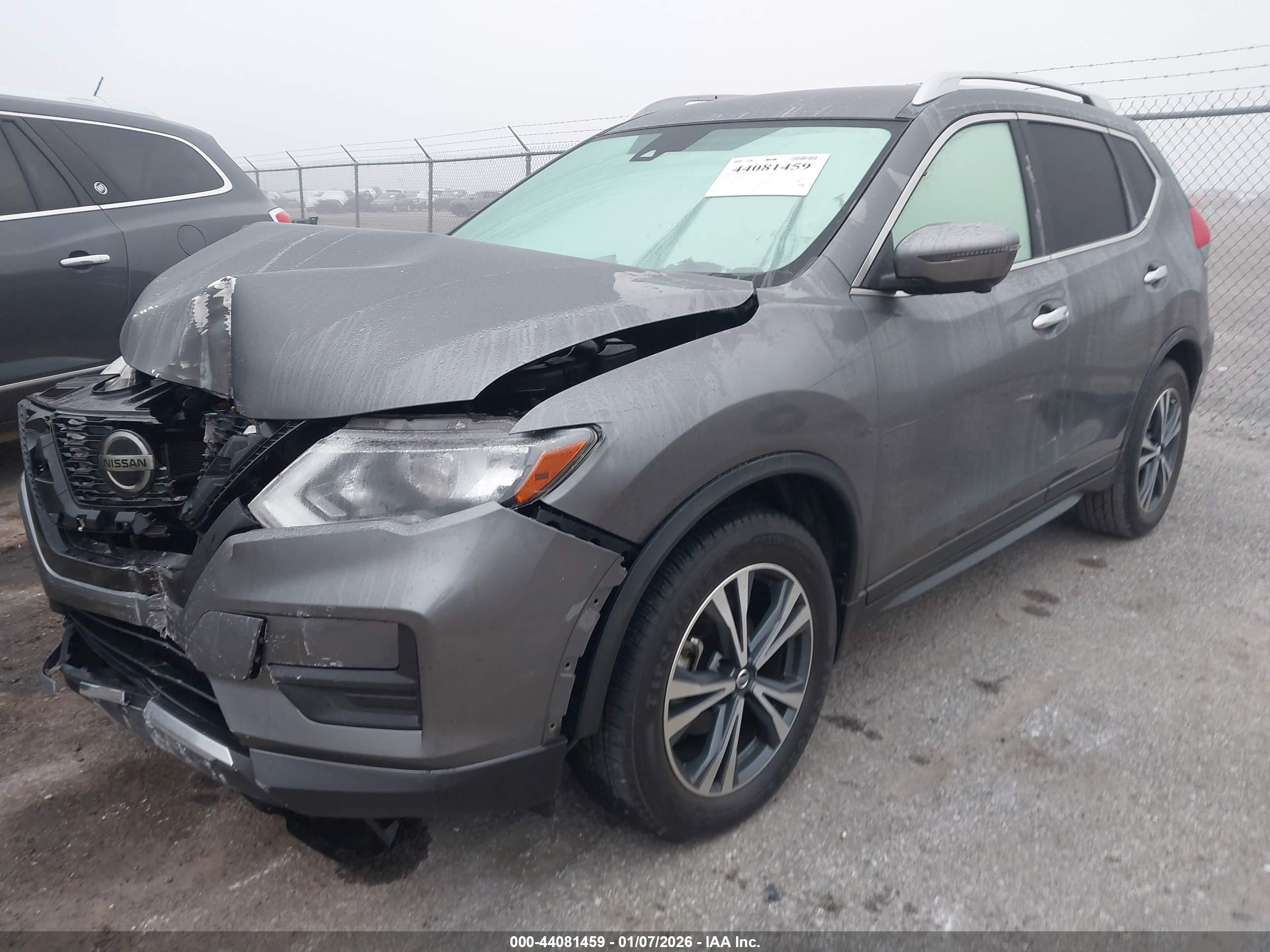 NISSAN ROGUE image 2