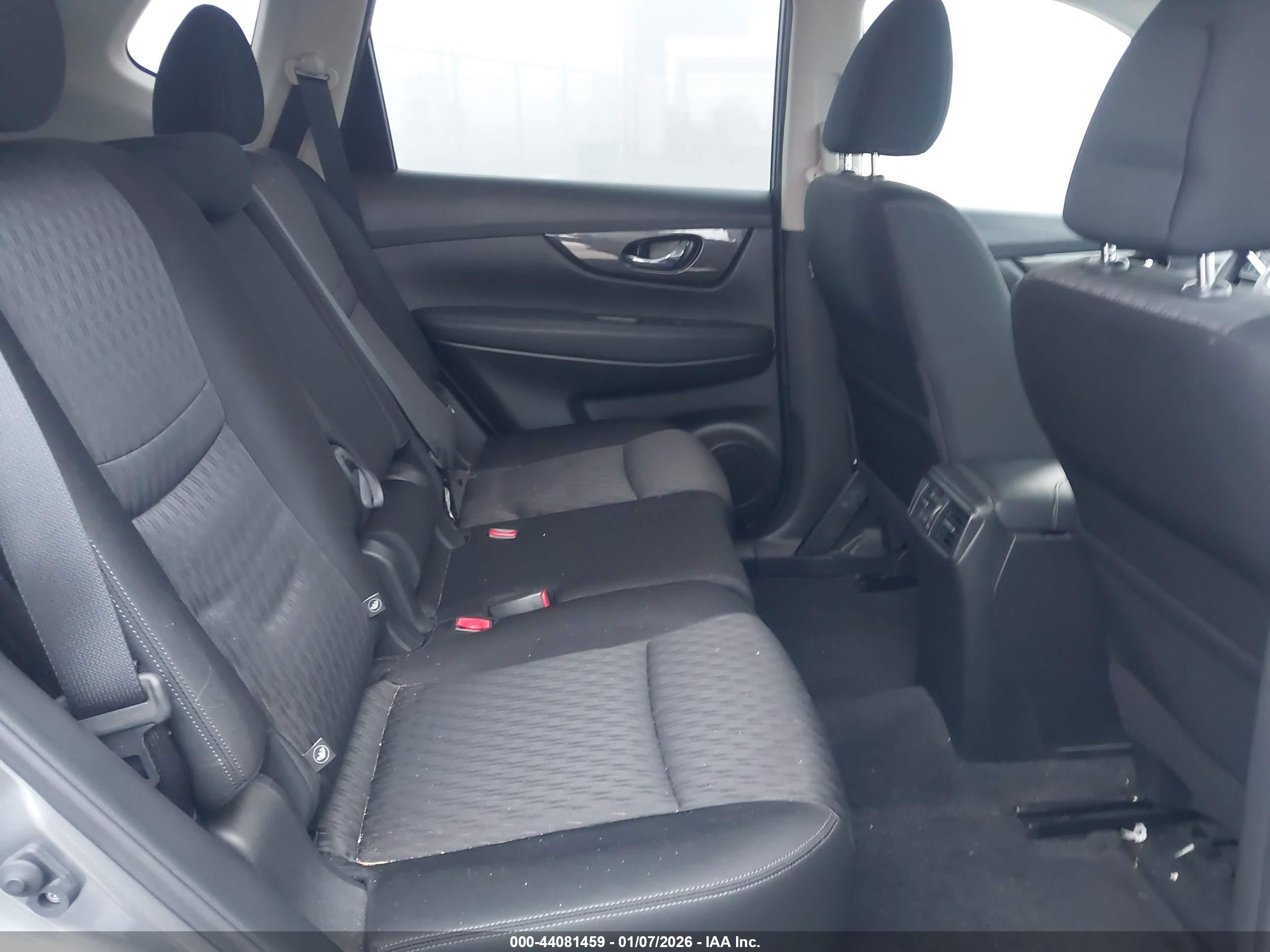 NISSAN ROGUE image 8