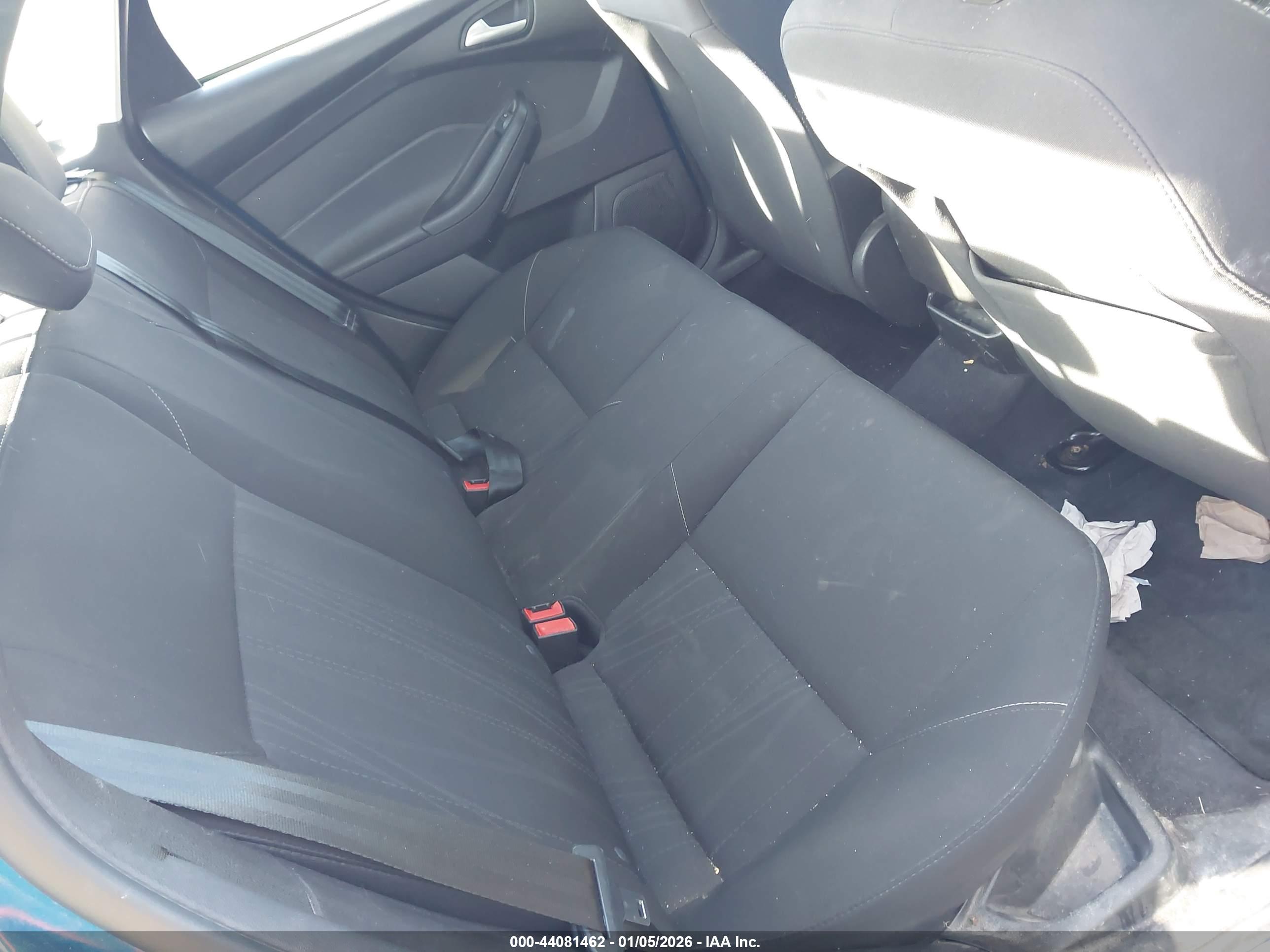 FORD FOCUS image 8