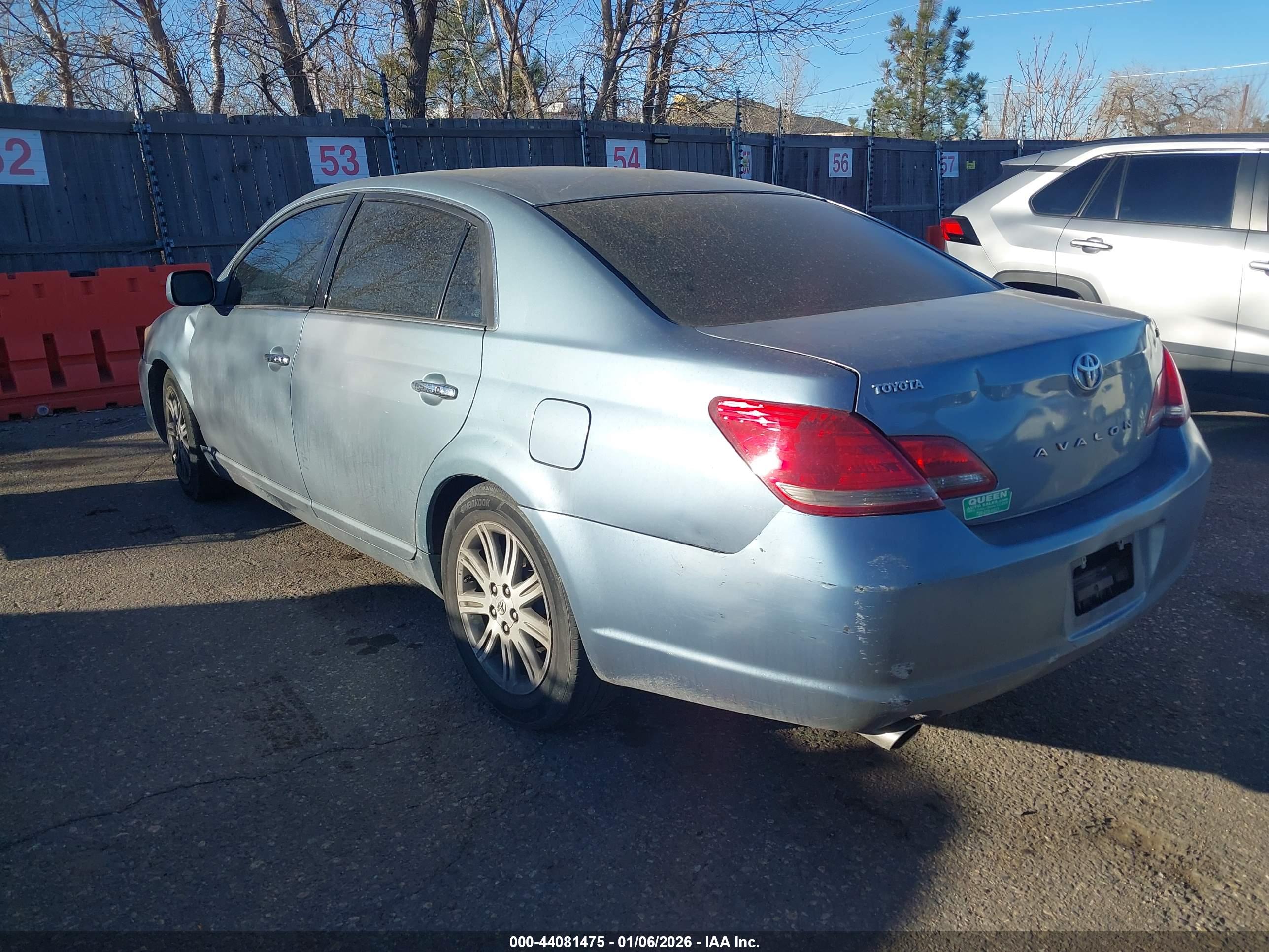TOYOTA AVALON image 3