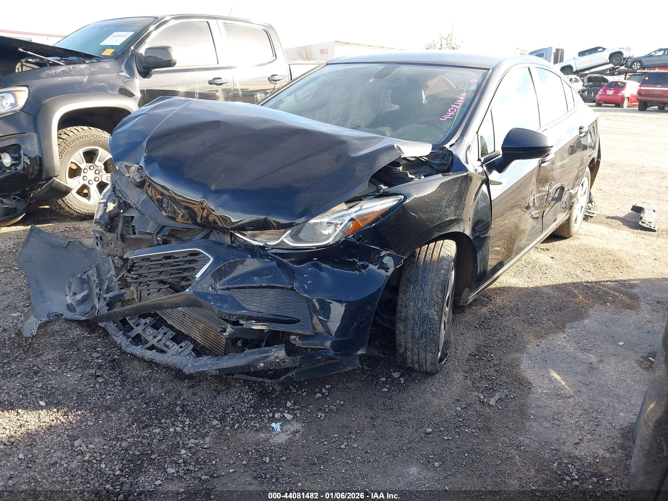 CHEVROLET CRUZE image 2