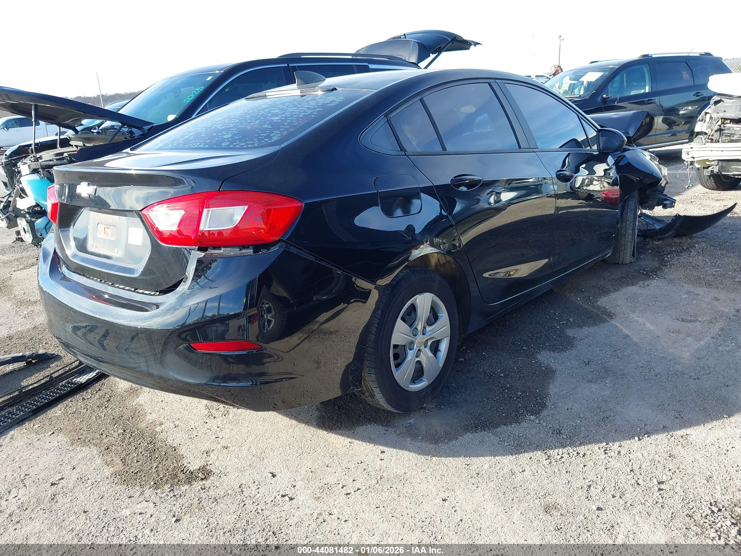 CHEVROLET CRUZE image 4