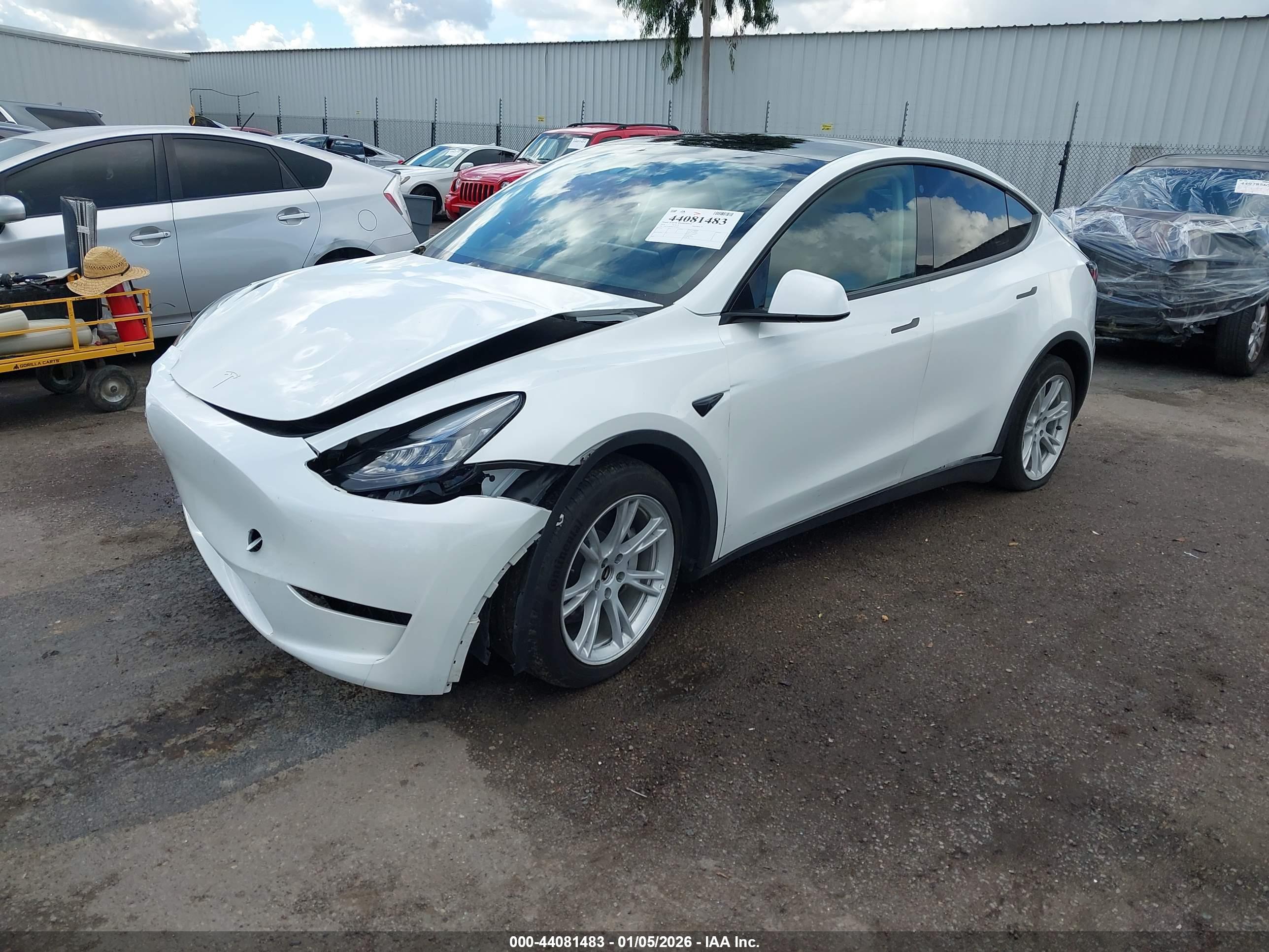 TESLA MODEL image 2