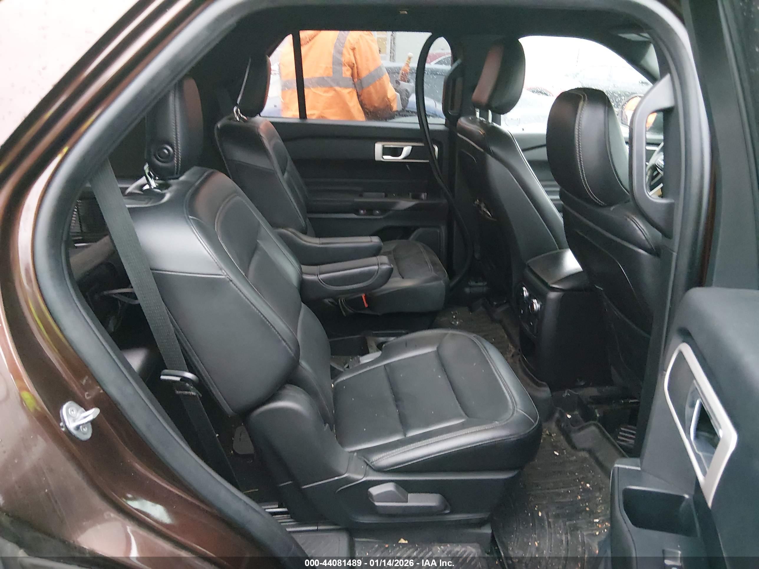 FORD EXPLORER image 8