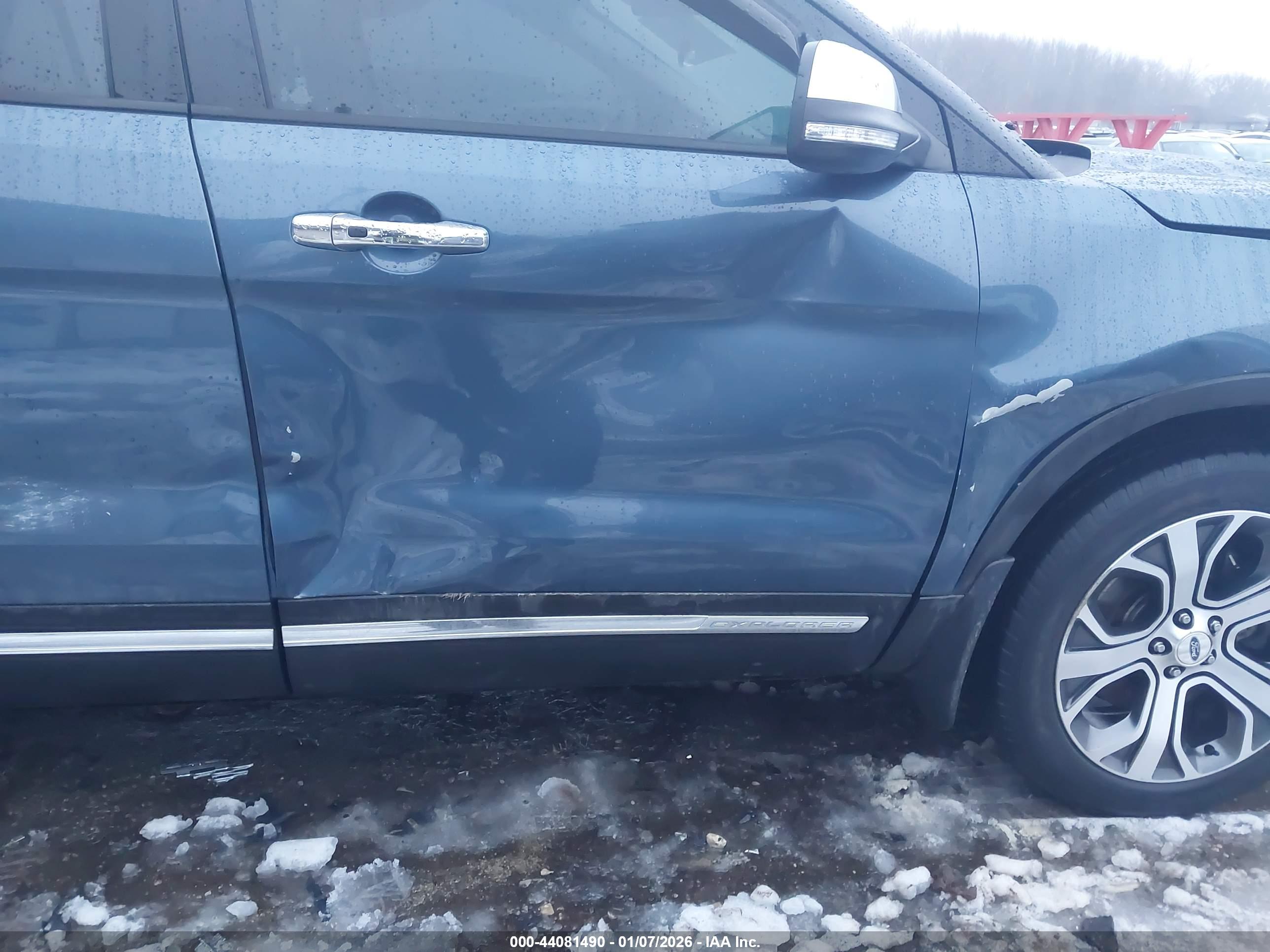 FORD EXPLORER image 6