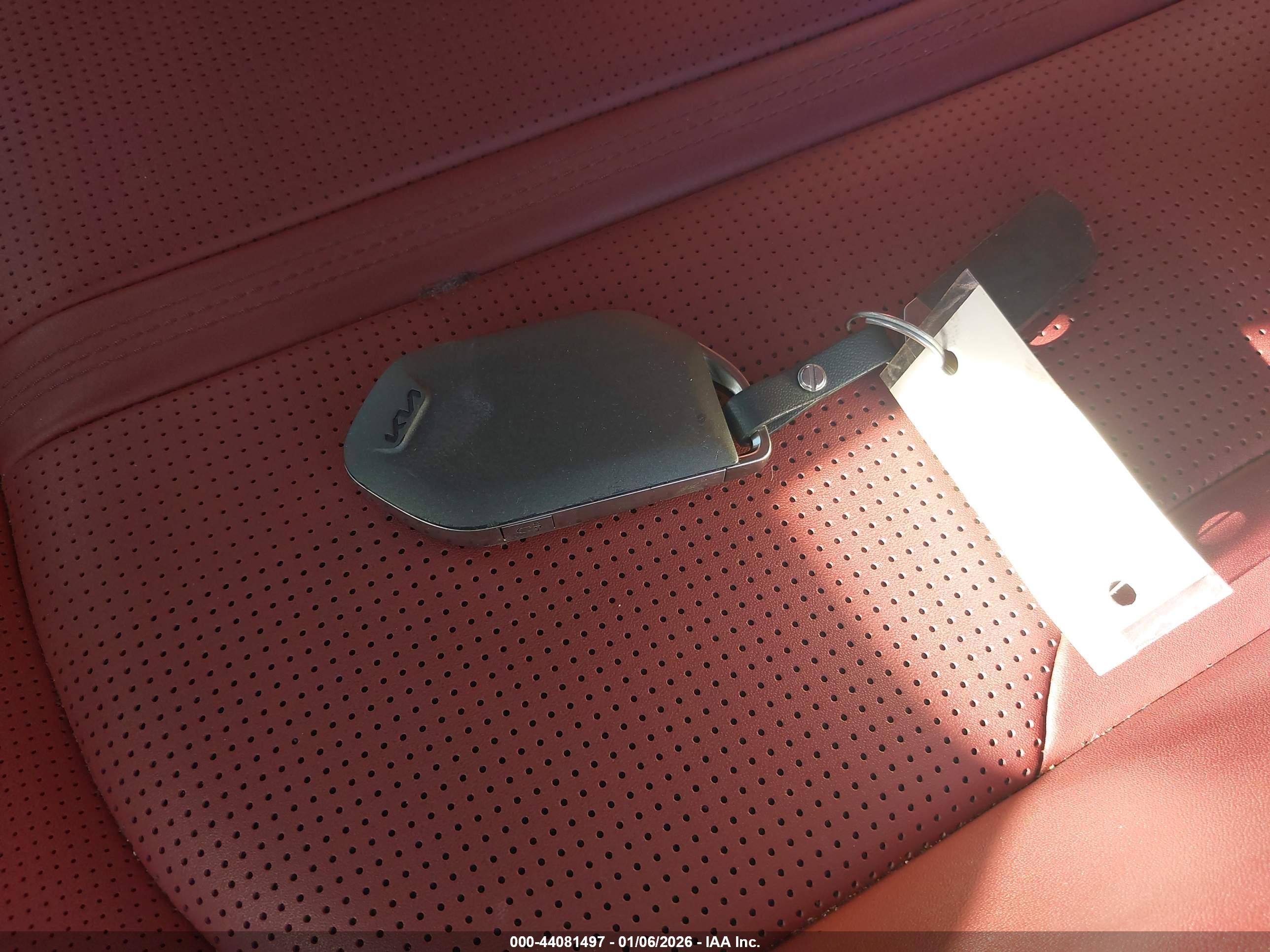 KIA K5 image 11