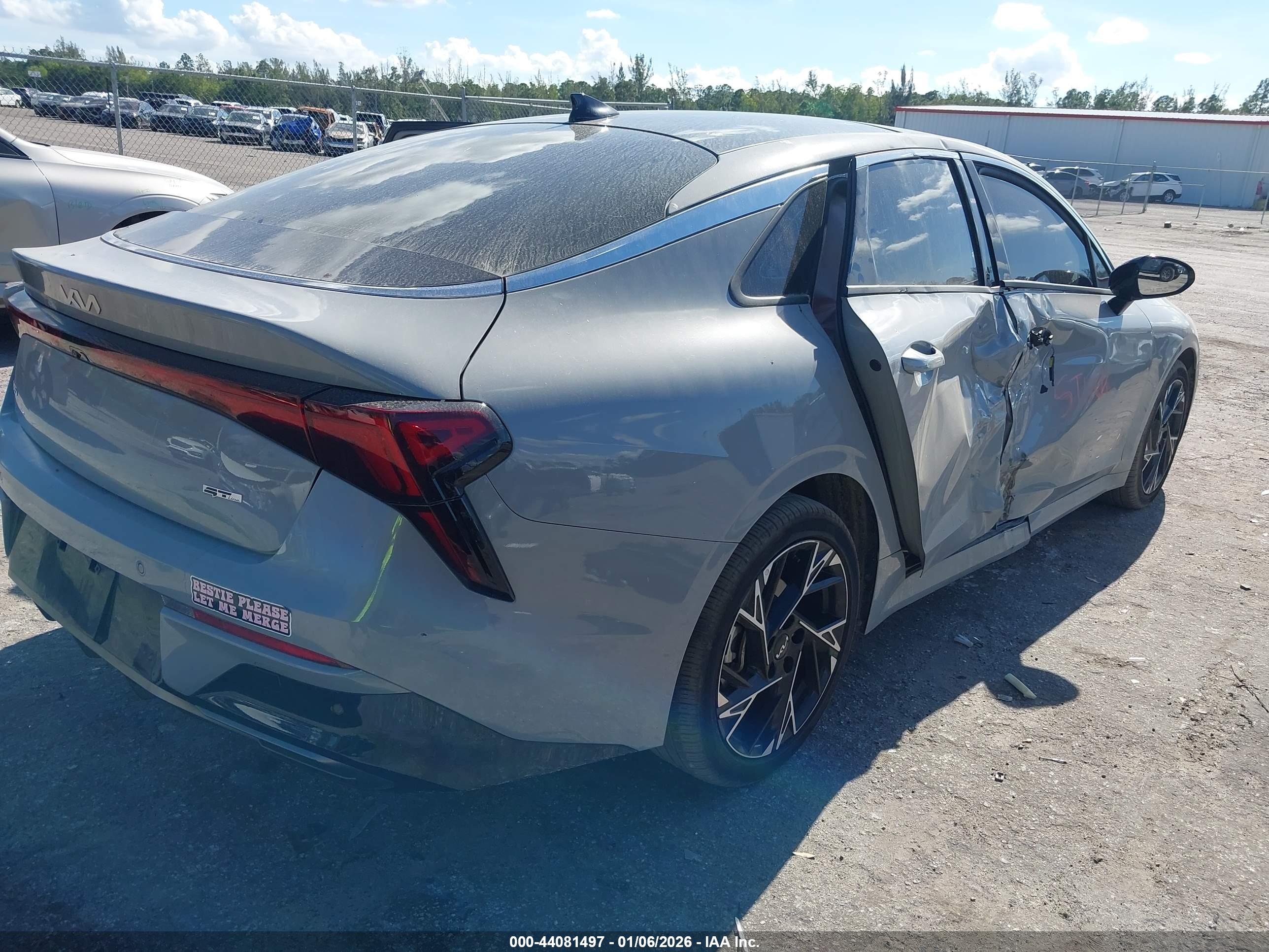 KIA K5 image 4