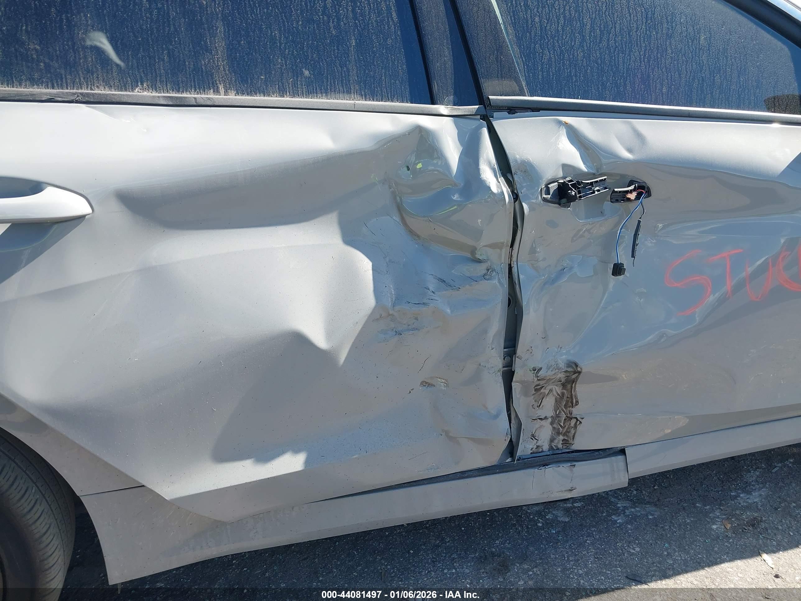 KIA K5 image 6